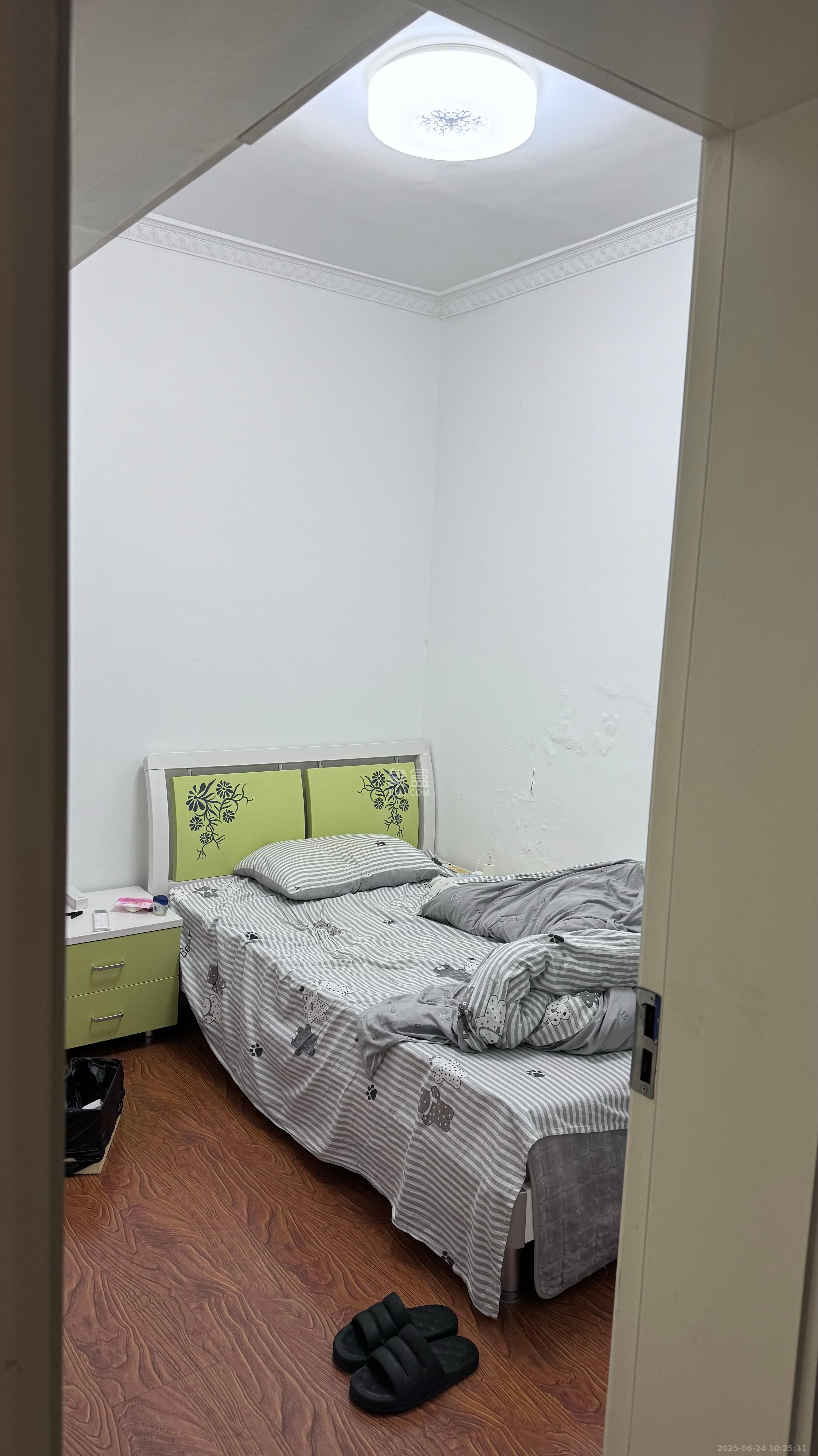 东方银座(东方摩卡) 2室2厅1卫 2300.0元/月 东方银座(东方摩卡) 2室2厅1卫 2300.0元/月室内图