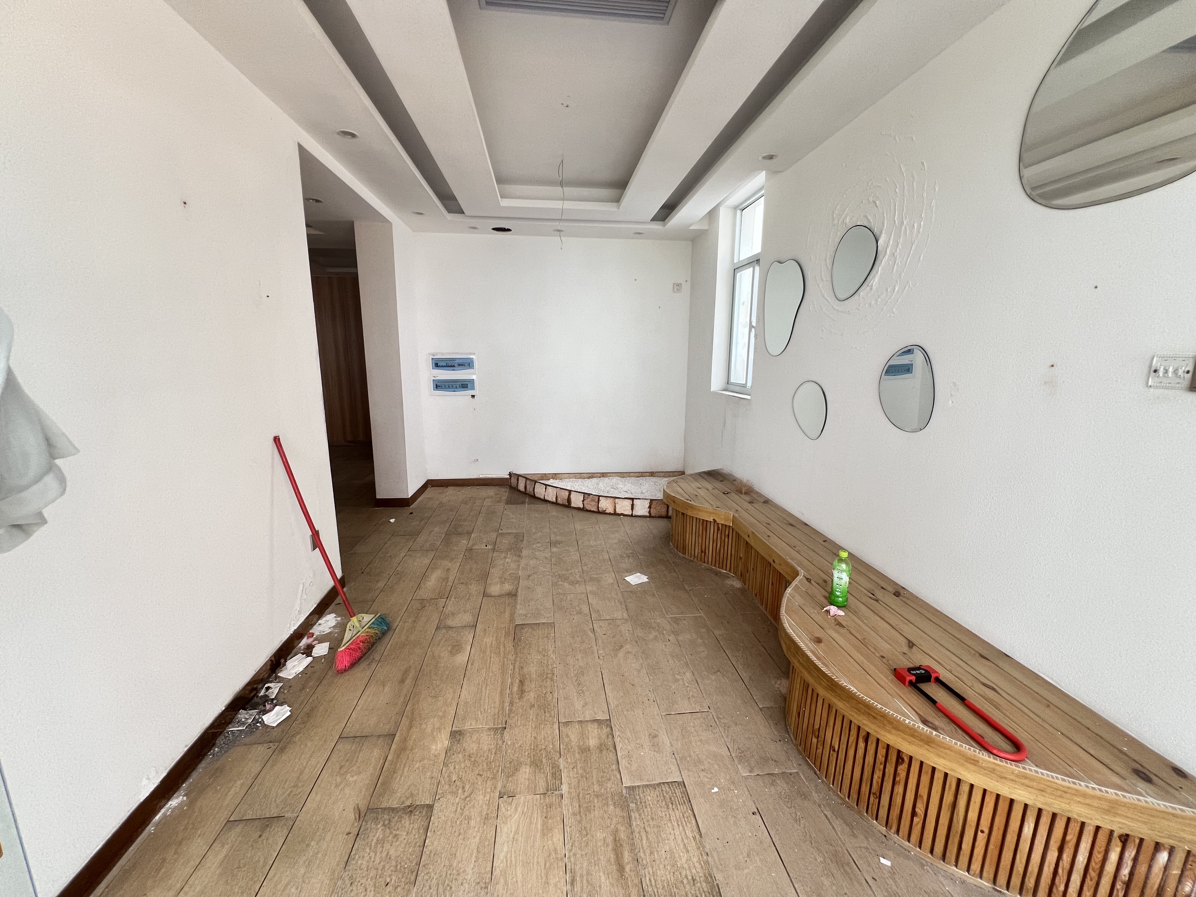 九都大厦 10室3厅4卫 26000.0元/月 九都大厦 10室3厅4卫 26000.0元/月室内图