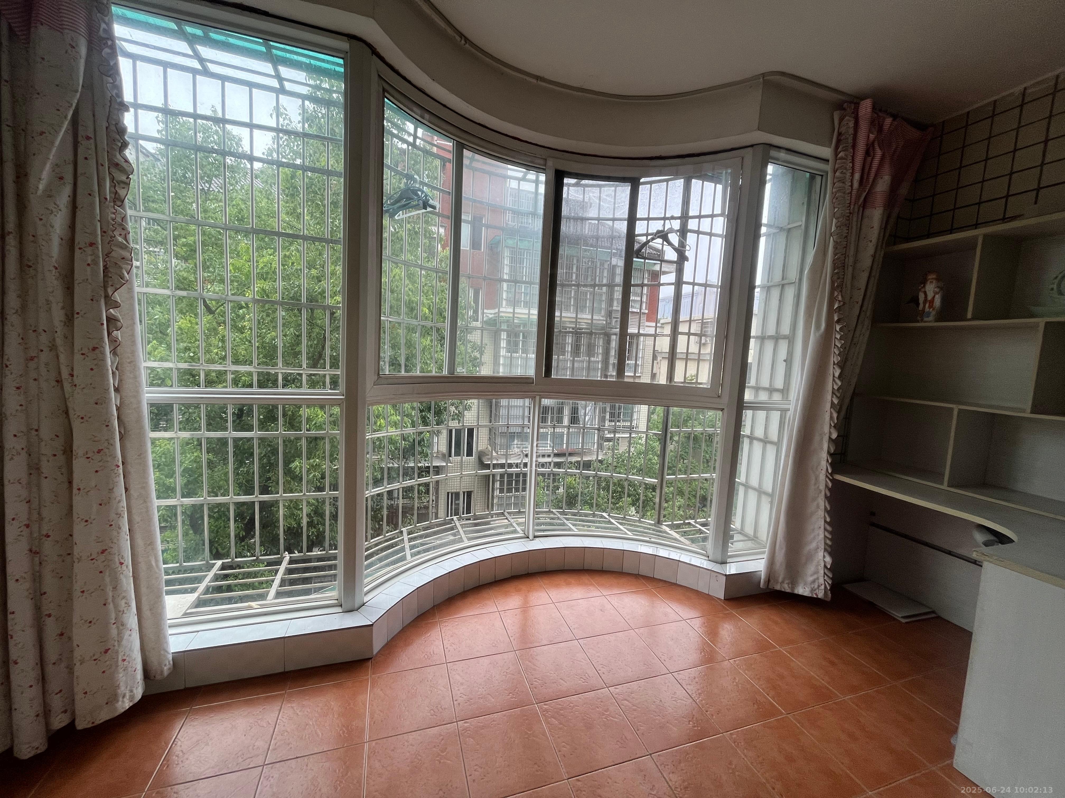 锦绣中星 1室2厅1卫 2000.0元/月 锦绣中星 1室2厅1卫 2000.0元/月室内图