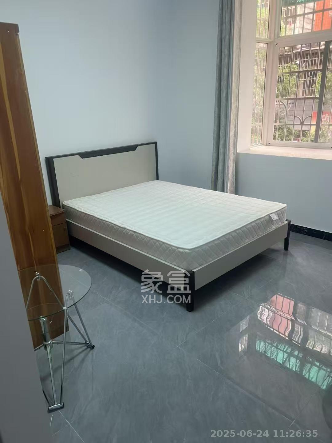 湘绣城  2室2厅1卫   950.00元/月室内图1