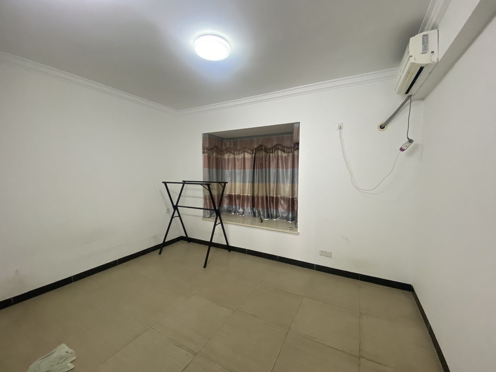 高路华小区 3室2厅2卫 220.0万 高路华小区 3室2厅2卫 220.0万客厅