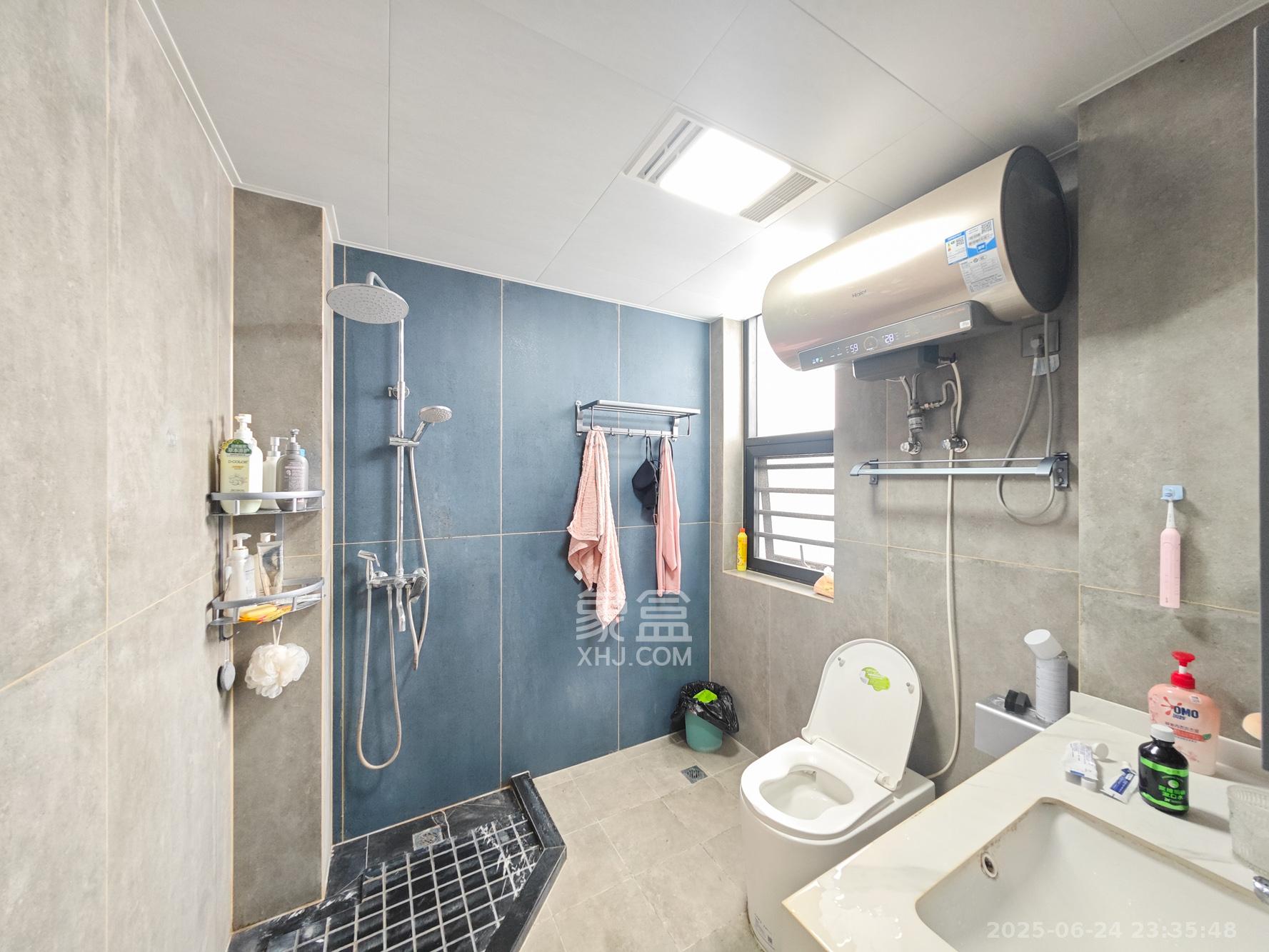 金质嘉苑 4室2厅2卫 190.0万 金质嘉苑 4室2厅2卫 190.0万卫生间