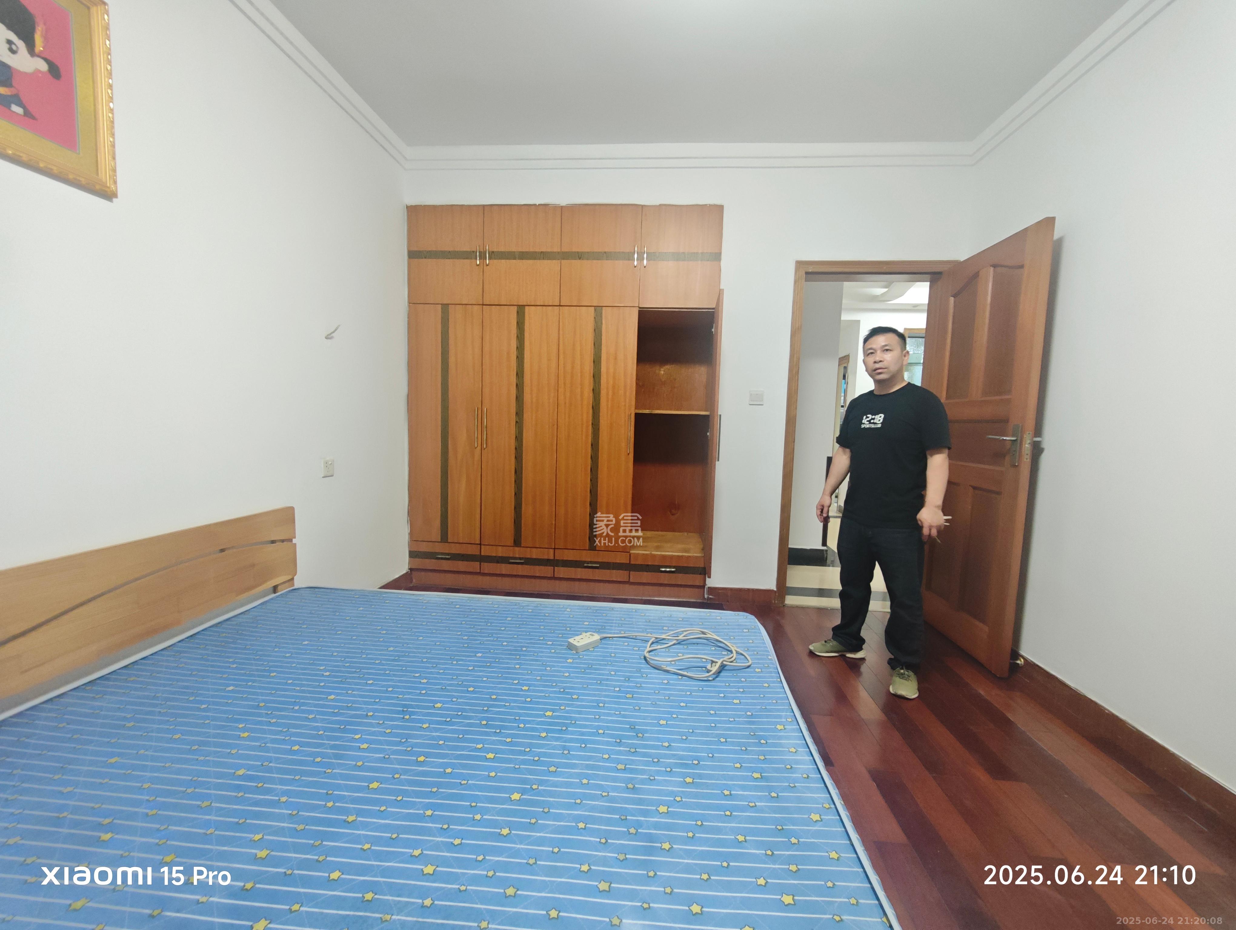 锦绣家园 3室2厅1卫 1900.0元/月 锦绣家园 3室2厅1卫 1900.0元/月室内图