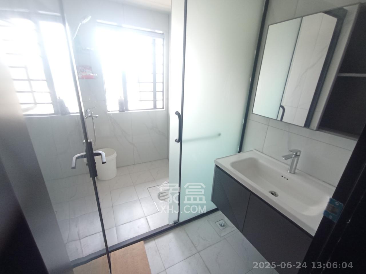 长房云公馆  3室2厅2卫   2500.00元/月室内图