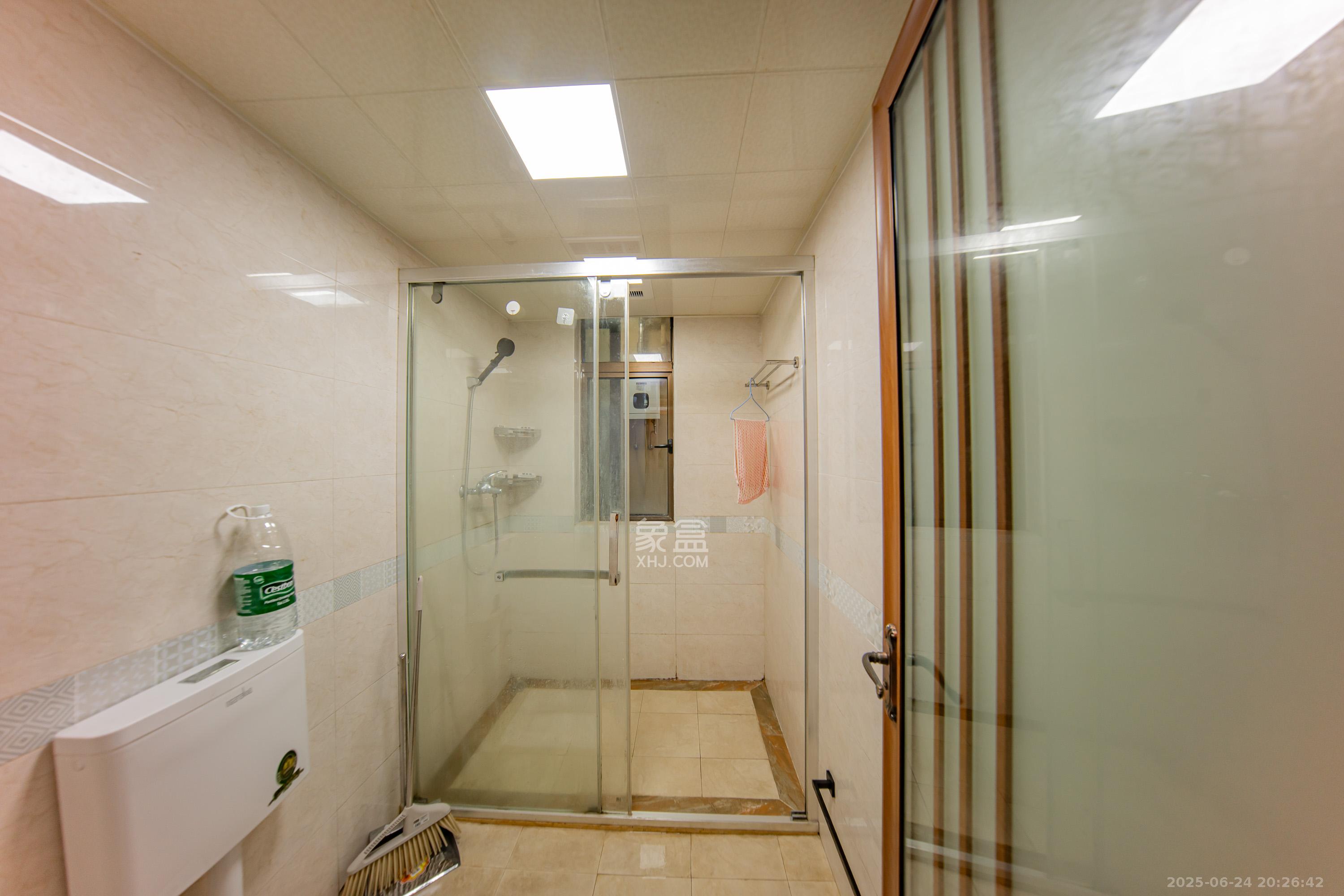 江山帝景哈佛 3室2厅1卫 91.88万 江山帝景哈佛 3室2厅1卫 91.88万卫生间