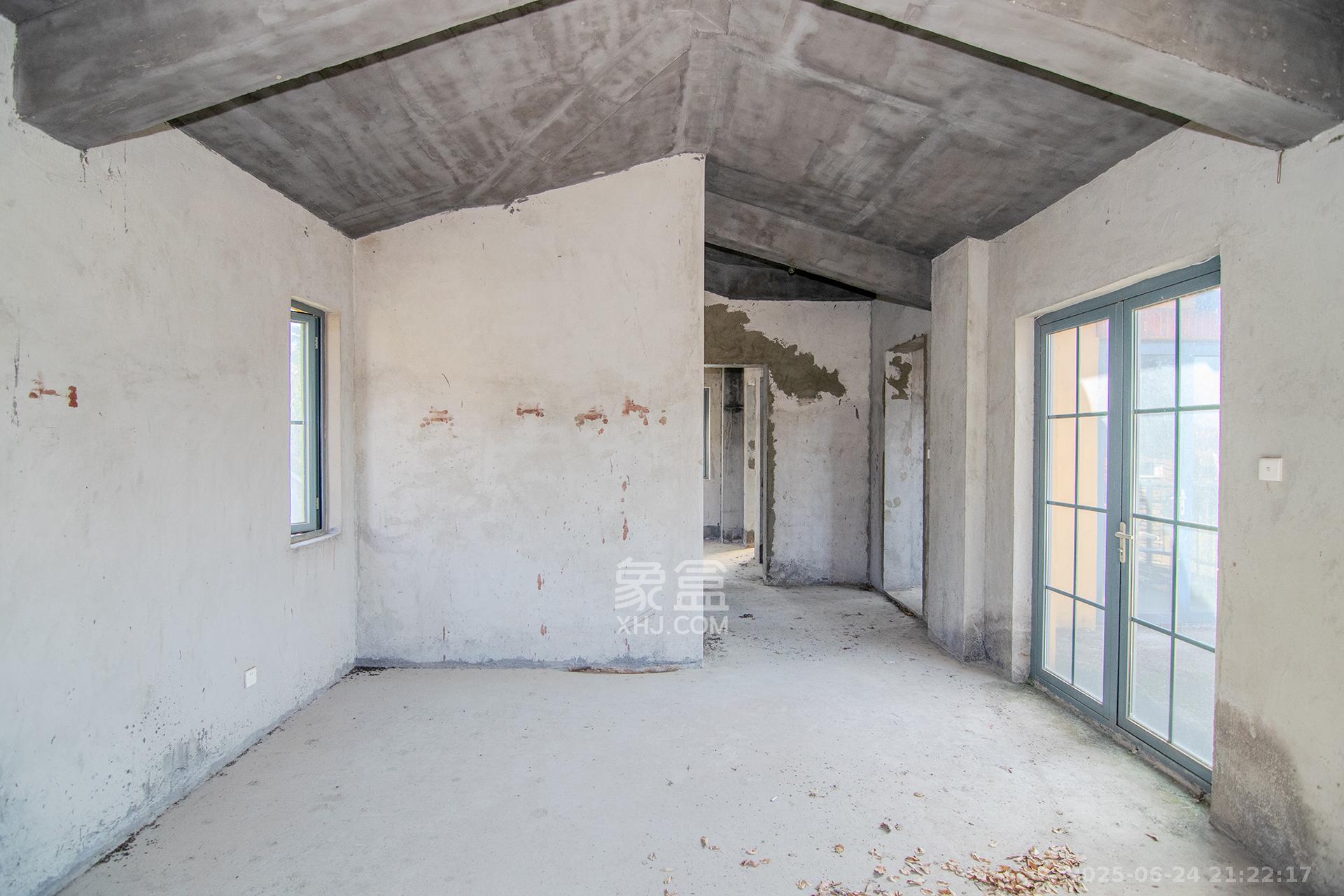 中粮北纬28°别墅  8室2厅6卫    1050.0万 中粮北纬28°别墅  8室2厅6卫    1050.0万卧室