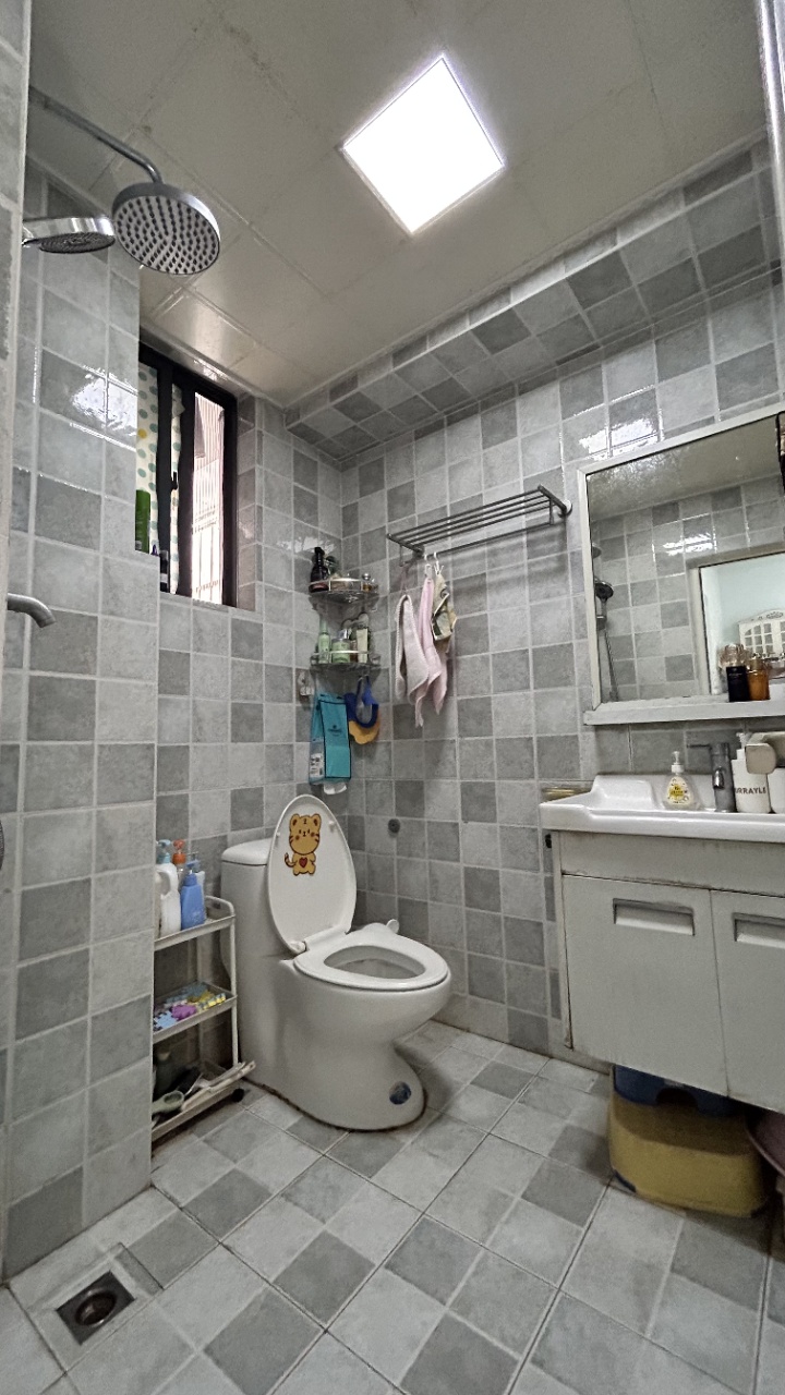 东林小区 1室1厅1卫 83.0万 东林小区 1室1厅1卫 83.0万客厅