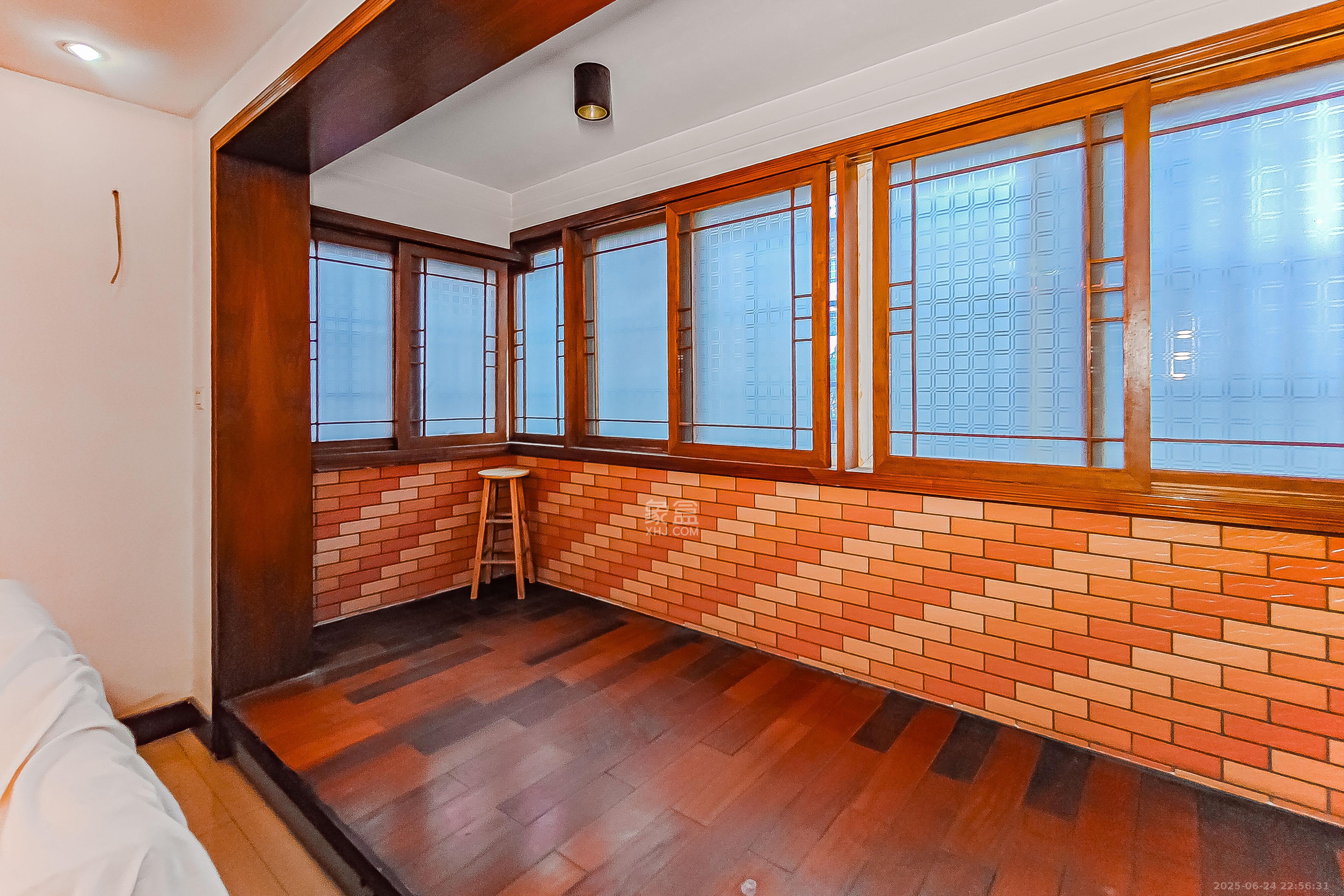 森宇佳园 3室2厅2卫 75.0万 森宇佳园 3室2厅2卫 75.0万阳台