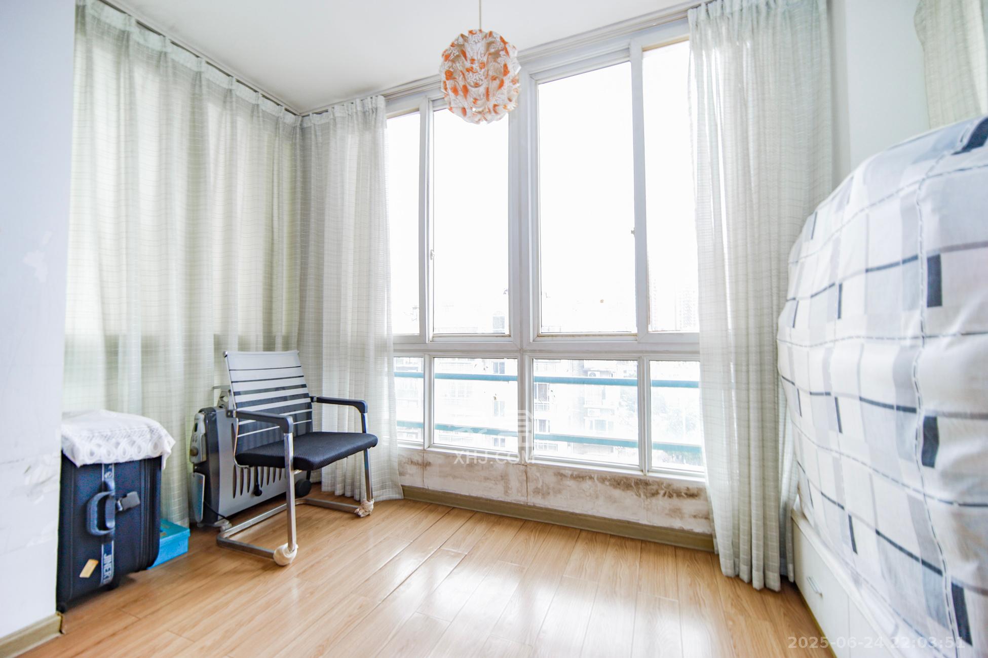 中建桂苑 3室2厅1卫 76.8万 中建桂苑 3室2厅1卫 76.8万阳台