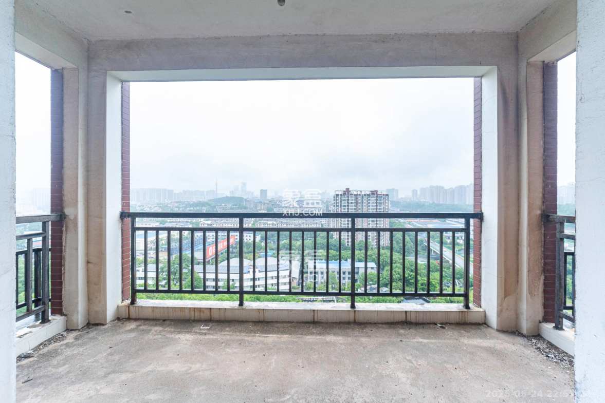 淞雅苑 3室2厅2卫 70.0万 淞雅苑 3室2厅2卫 70.0万阳台