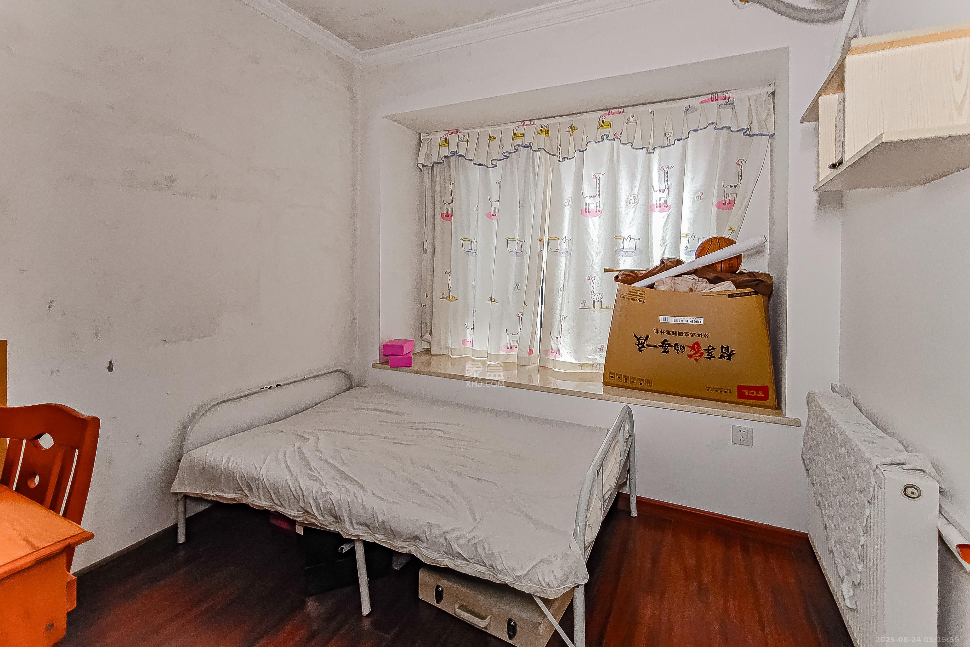 华润凤凰城二期 3室2厅1卫 66.8万 华润凤凰城二期 3室2厅1卫 66.8万卧室