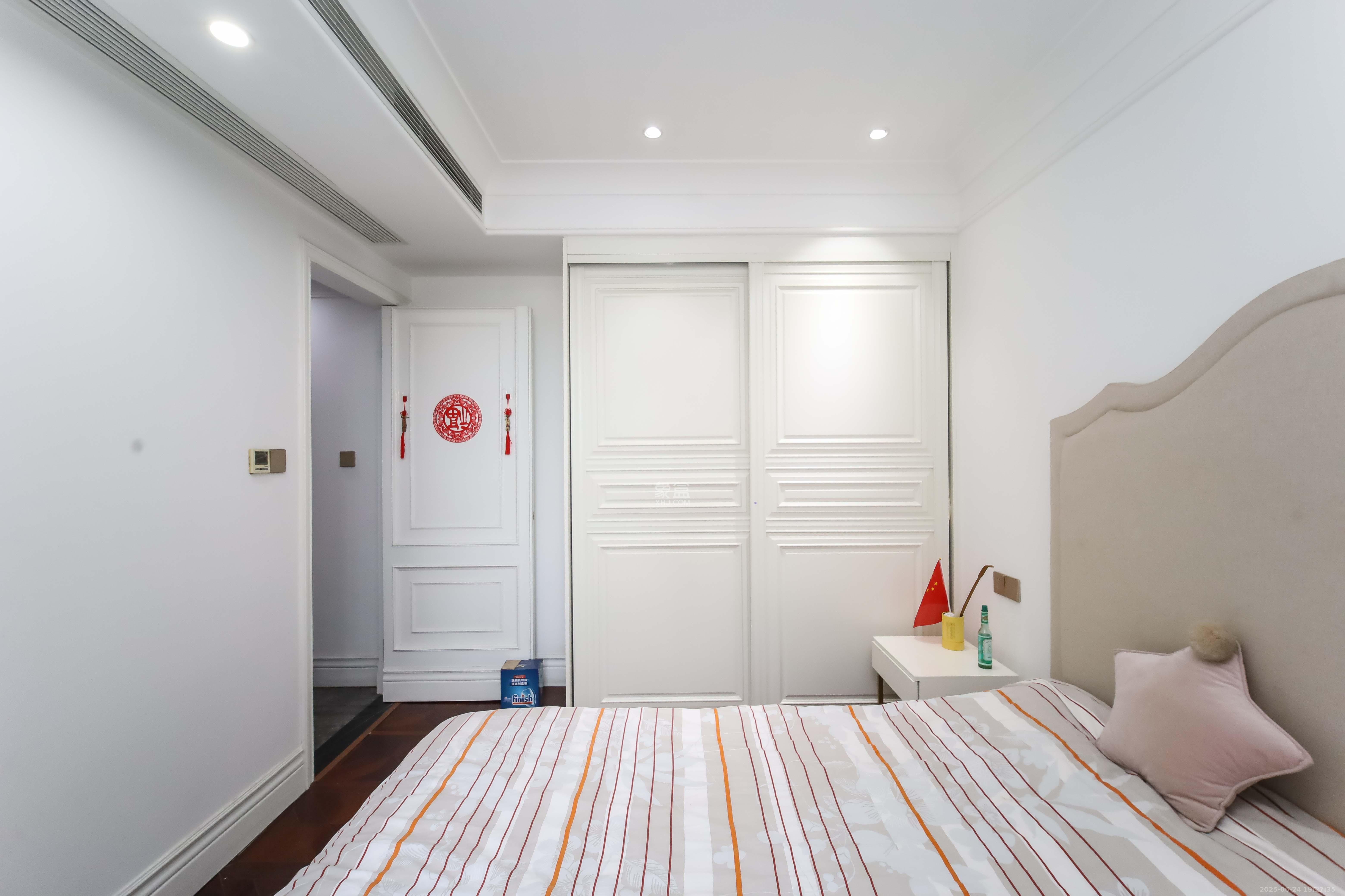 红橡华园(菲莎公馆)  2室2厅1卫    160.0万卧室