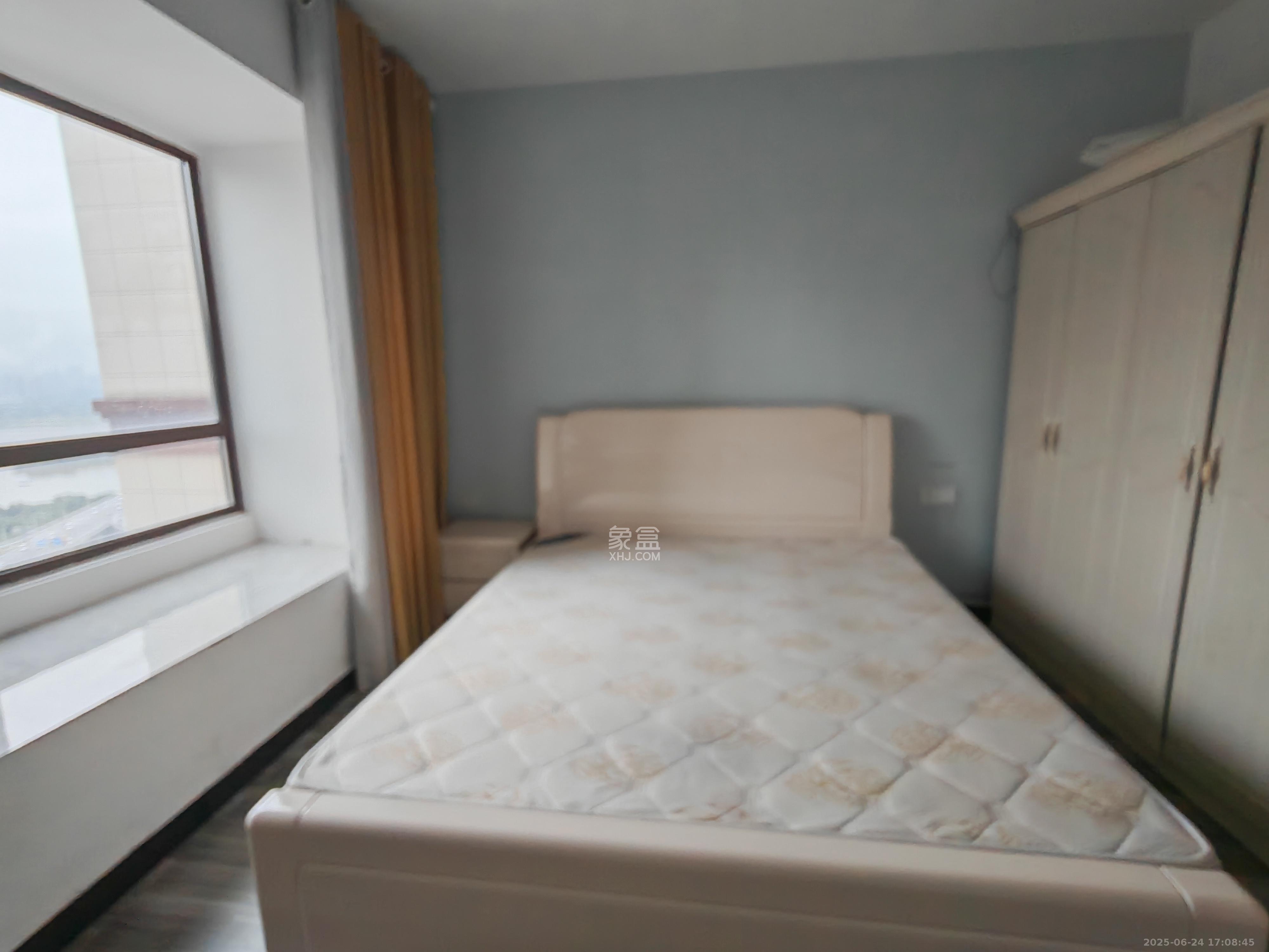 山语城三期 4室2厅2卫 2600.0元/月 山语城三期 4室2厅2卫 2600.0元/月室内图