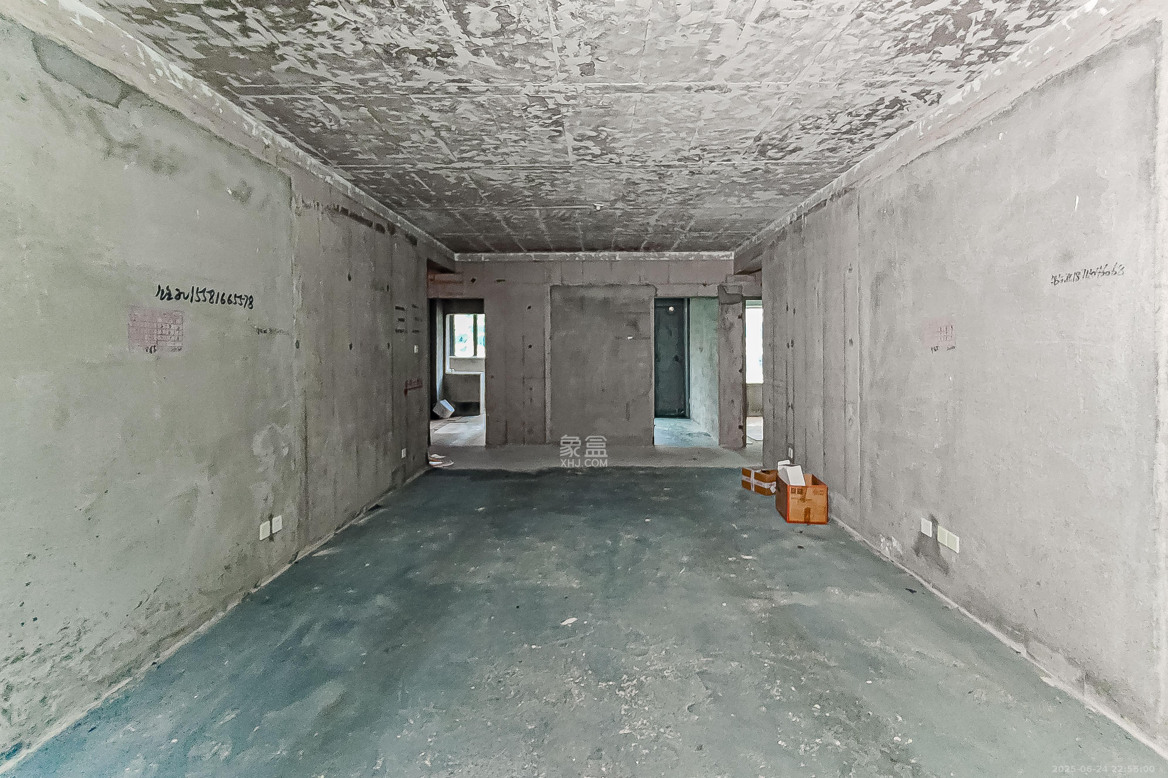 湖南第六工程有限公司机关小区(六公司机关大院) 4室2厅2卫 155.0万 湖南第六工程有限公司机关小区(六公司机关大院) 4室2厅2卫 155.0万客厅