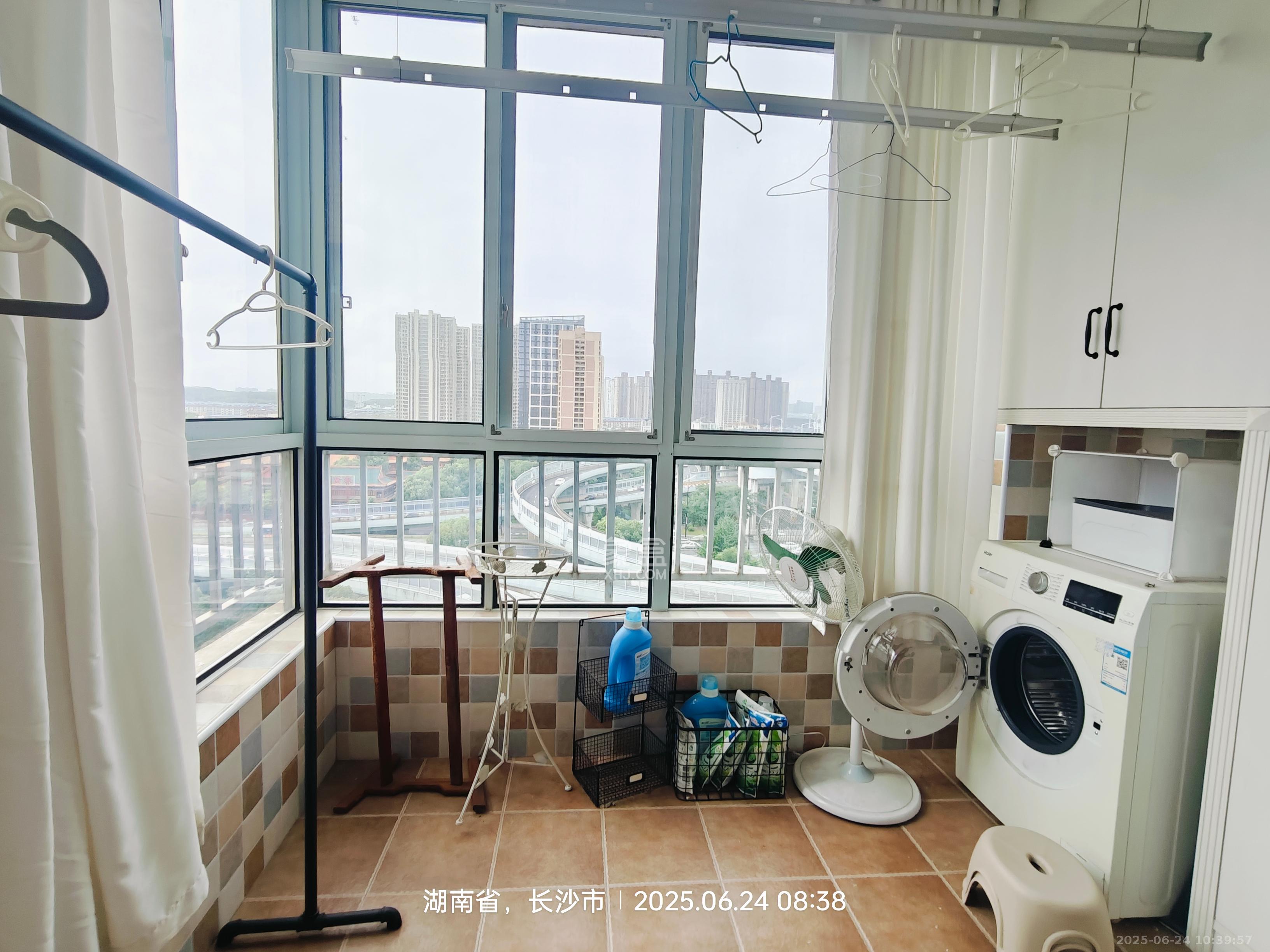 月湖兰庭  1室2厅1卫   2400.00元/月室内图