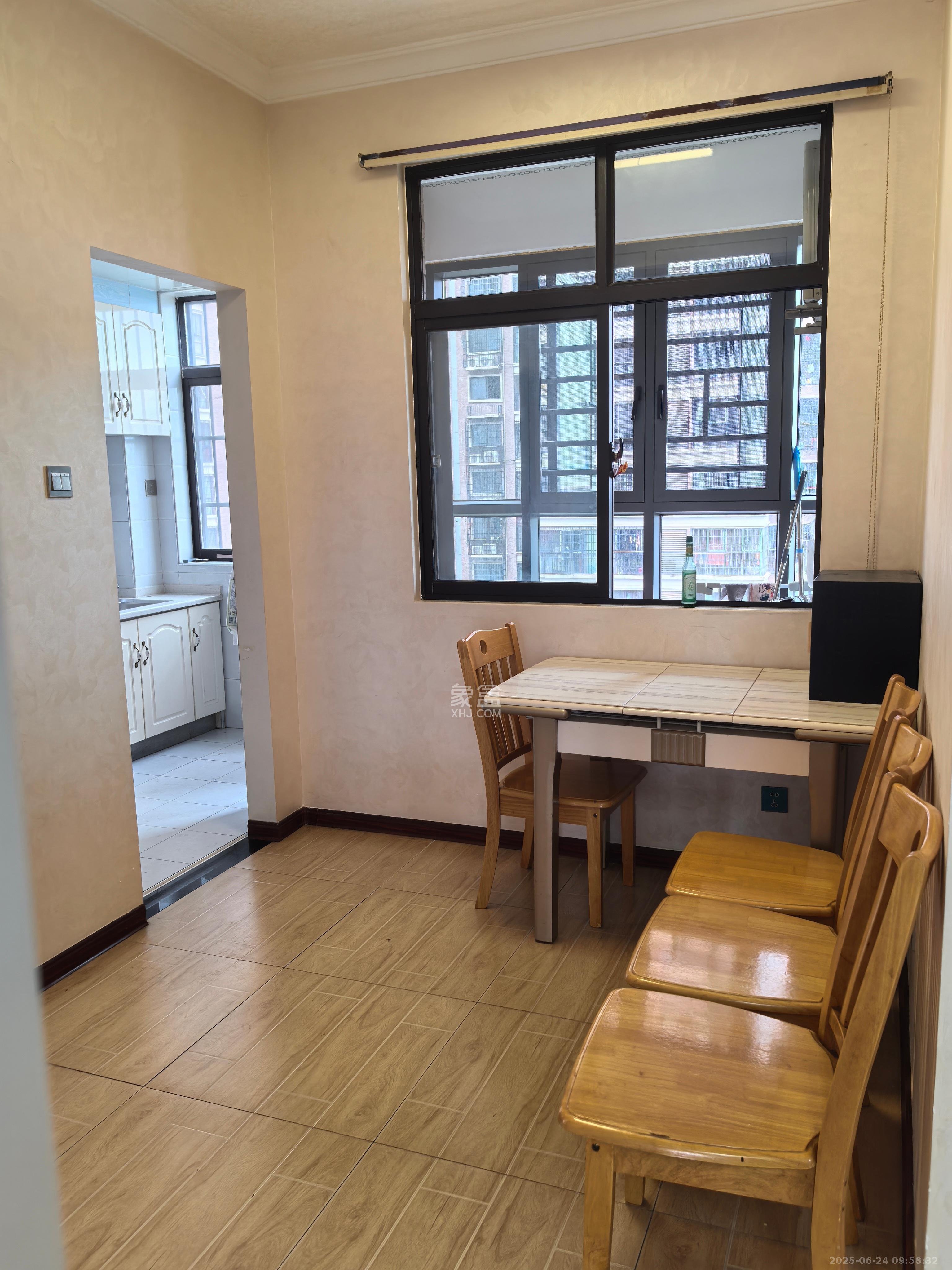 康桥长郡 3室2厅2卫 1800.0元/月 康桥长郡 3室2厅2卫 1800.0元/月室内图