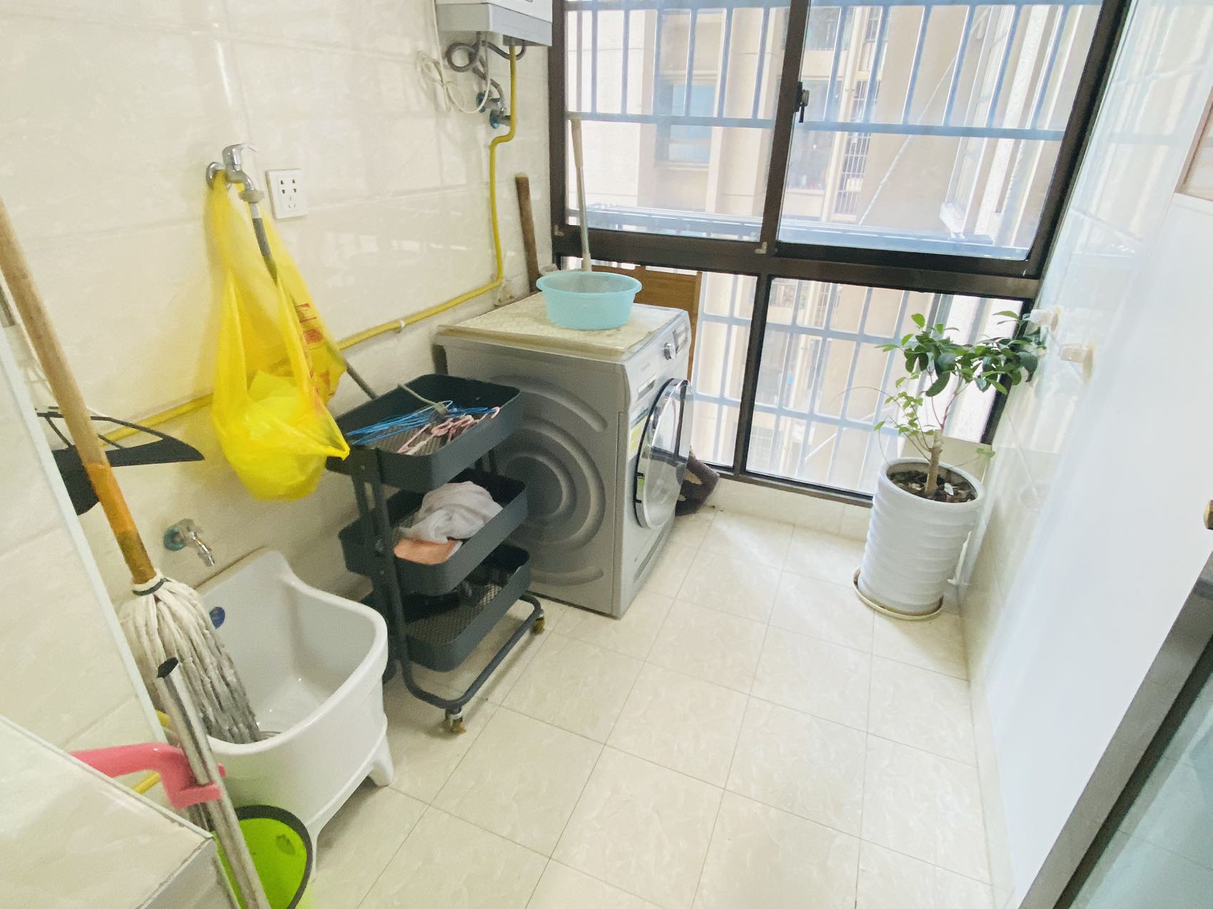 碧桂园 3室2厅2卫 2000.0元/月 碧桂园 3室2厅2卫 2000.0元/月室内图