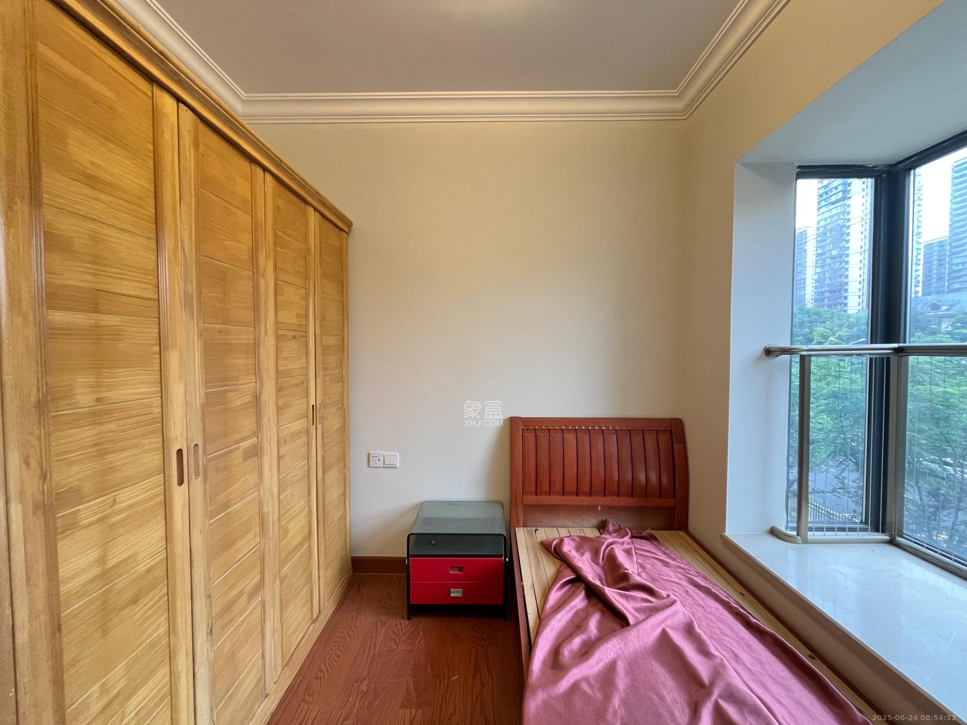 恒大江湾  3室2厅2卫    2500.0元/月 恒大江湾  3室2厅2卫    2500.0元/月室内图