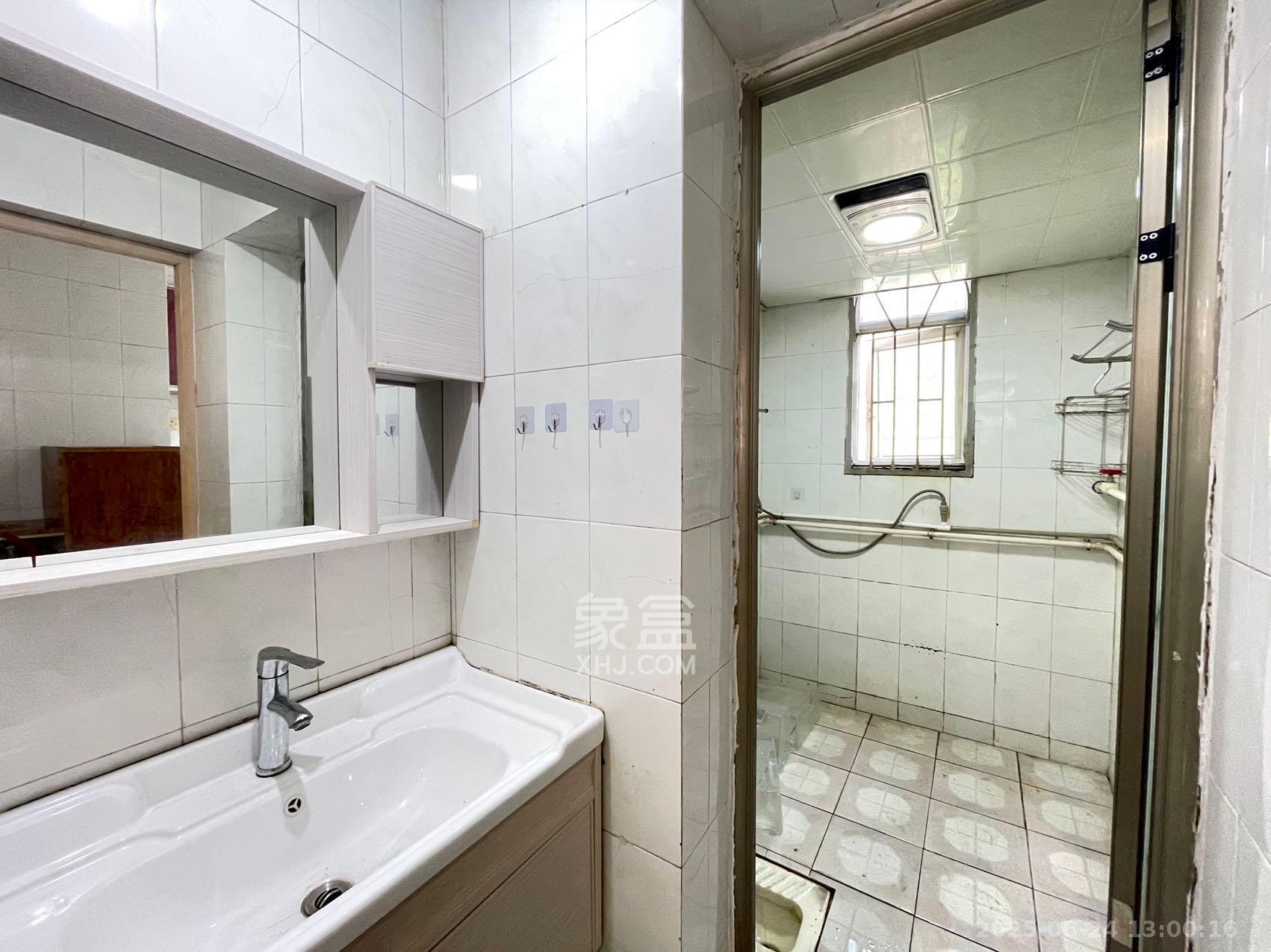 新桥小区 3室1厅1卫 2000.0元/月 新桥小区 3室1厅1卫 2000.0元/月室内图