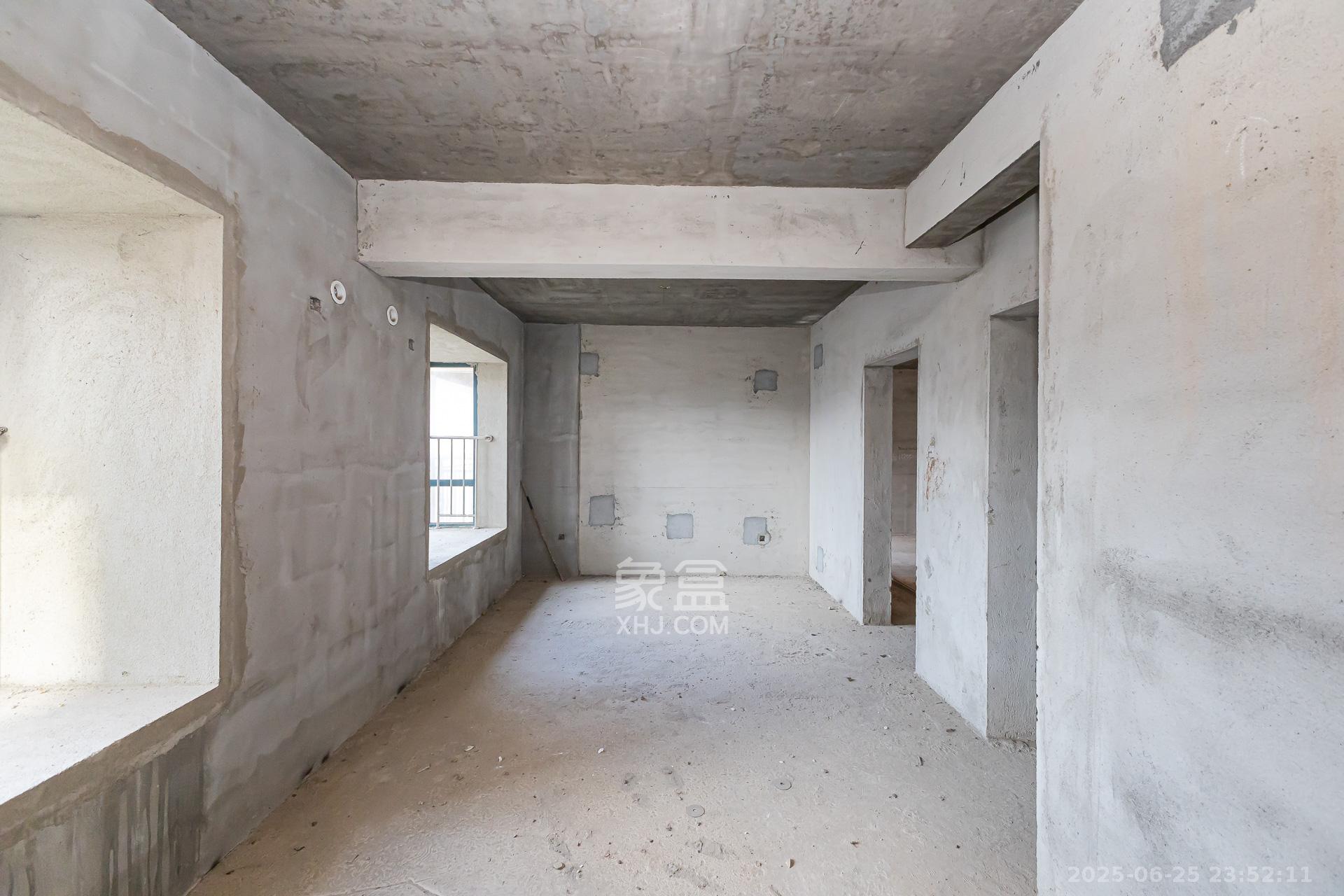 金湘苑(星澜之悦) 5室2厅2卫 98.0万 金湘苑(星澜之悦) 5室2厅2卫 98.0万卧室