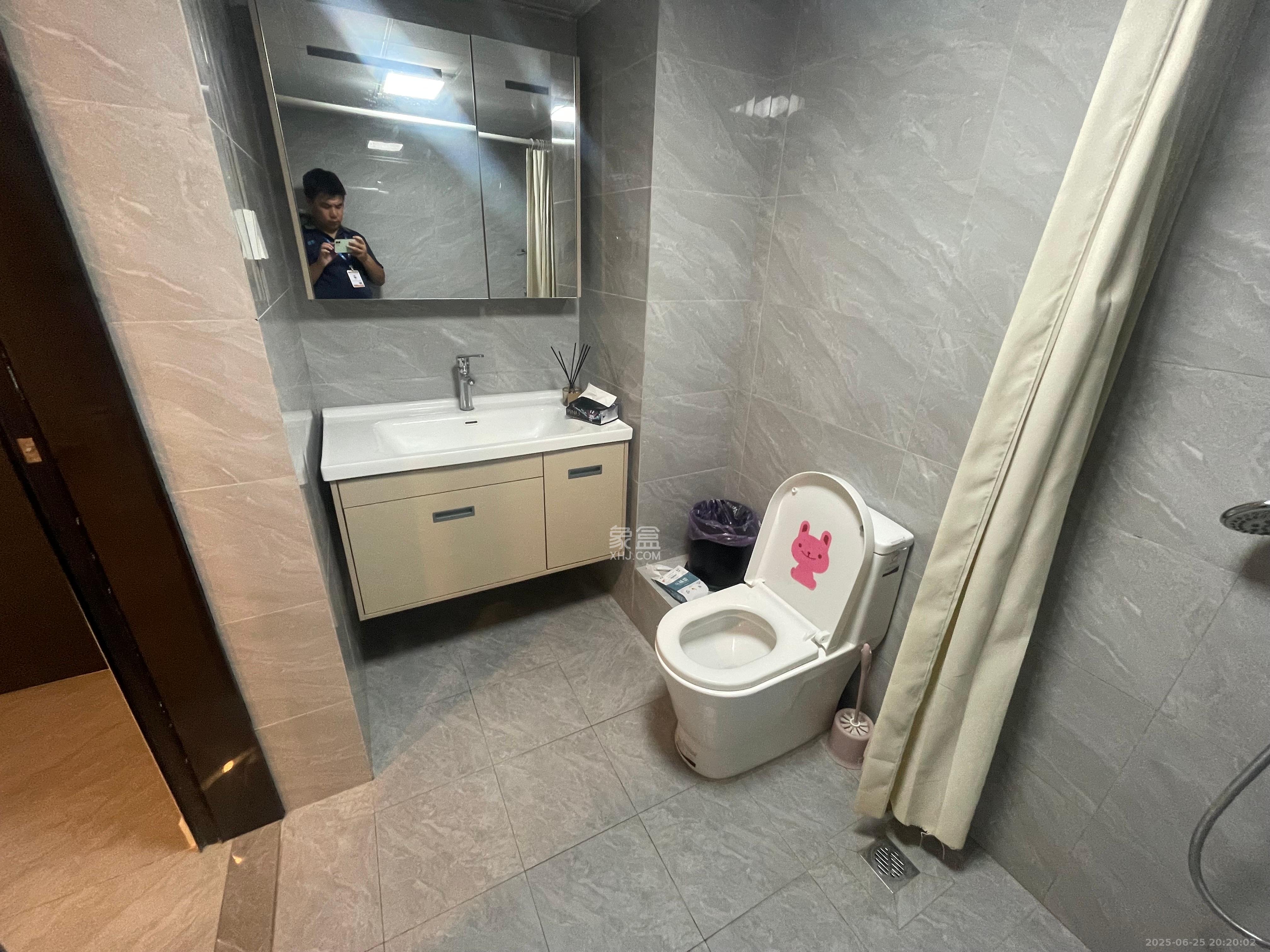 敬天广场  1室0厅0卫   2500.00元/月室内图