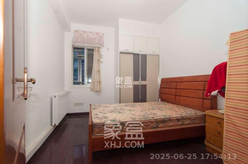 华银园 3室2厅1卫 2500.0元/月 华银园 3室2厅1卫 2500.0元/月室内图