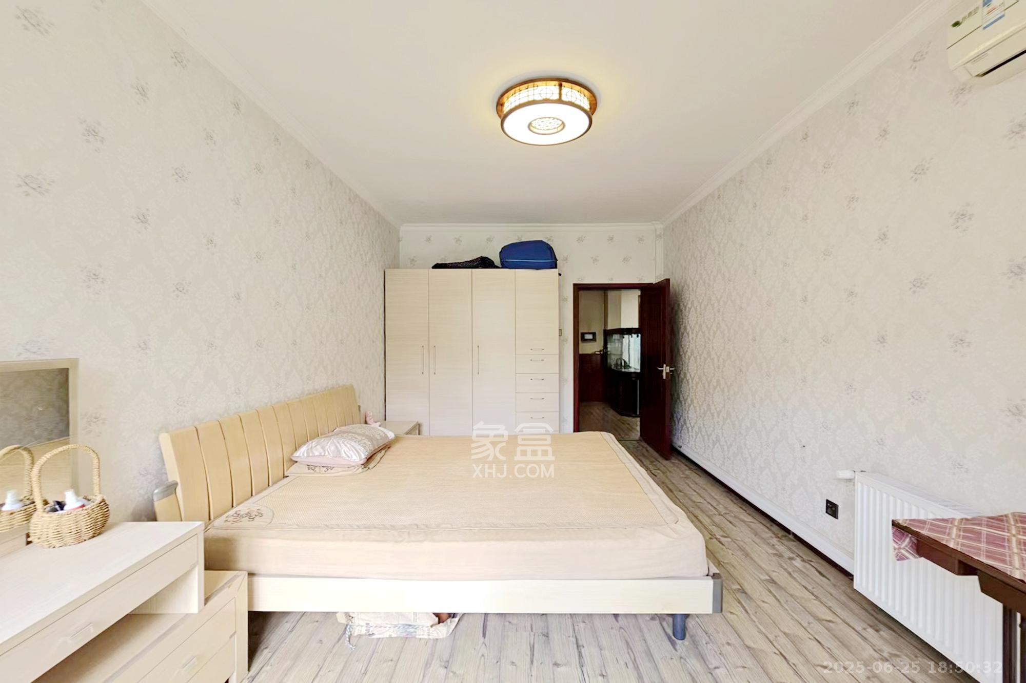 绿城桂花城  4室2厅2卫    190.0万 绿城桂花城  4室2厅2卫    190.0万卧室