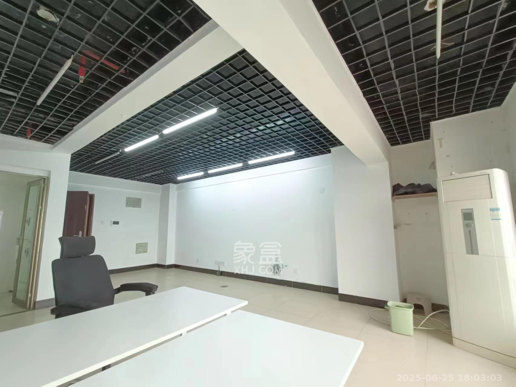 北辰中央公园B区 1室1厅1卫 1200.0元/月 北辰中央公园B区 1室1厅1卫 1200.0元/月室内图