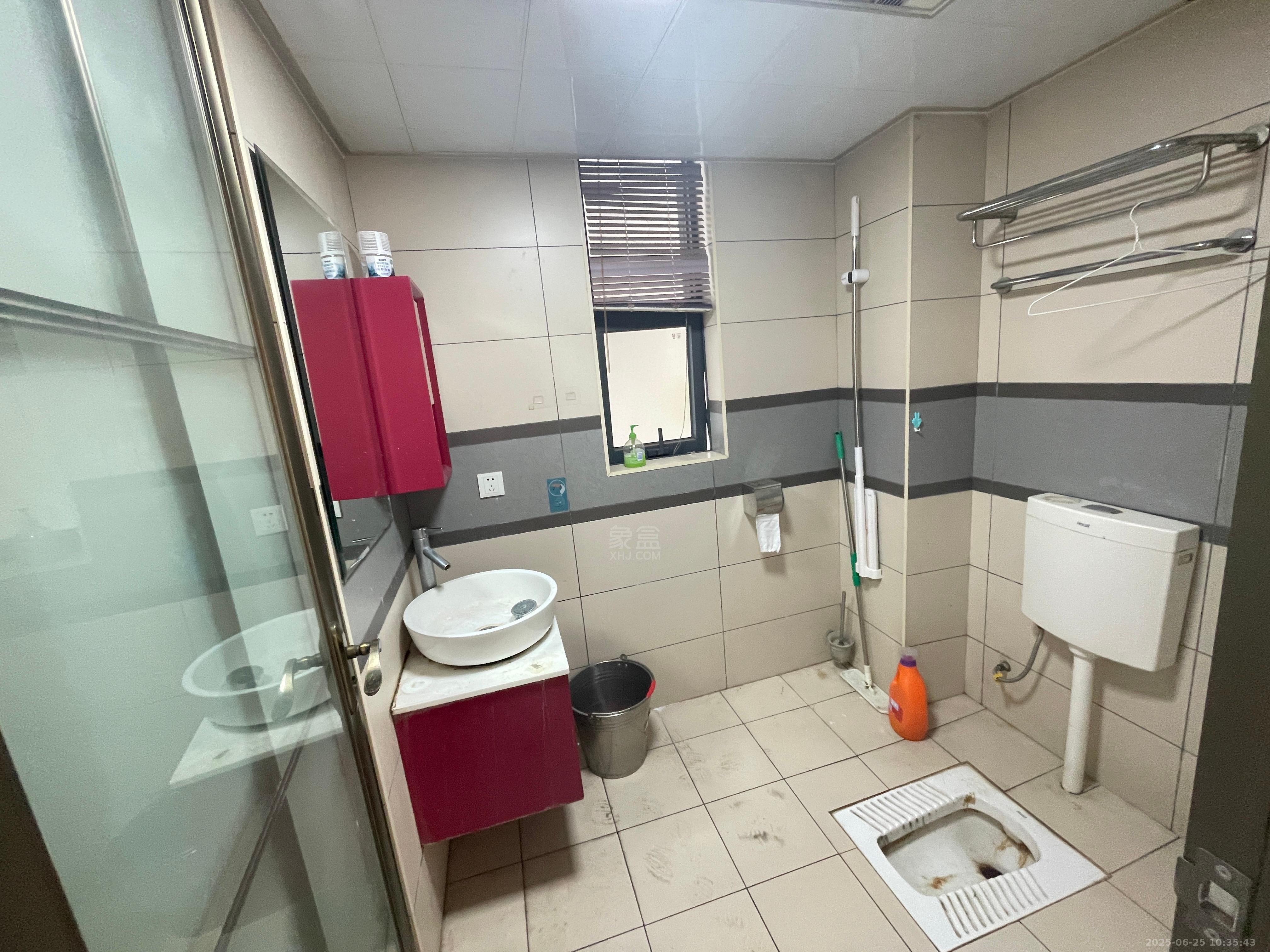 美的城一期 2室2厅2卫 1600.0元/月 美的城一期 2室2厅2卫 1600.0元/月室内图