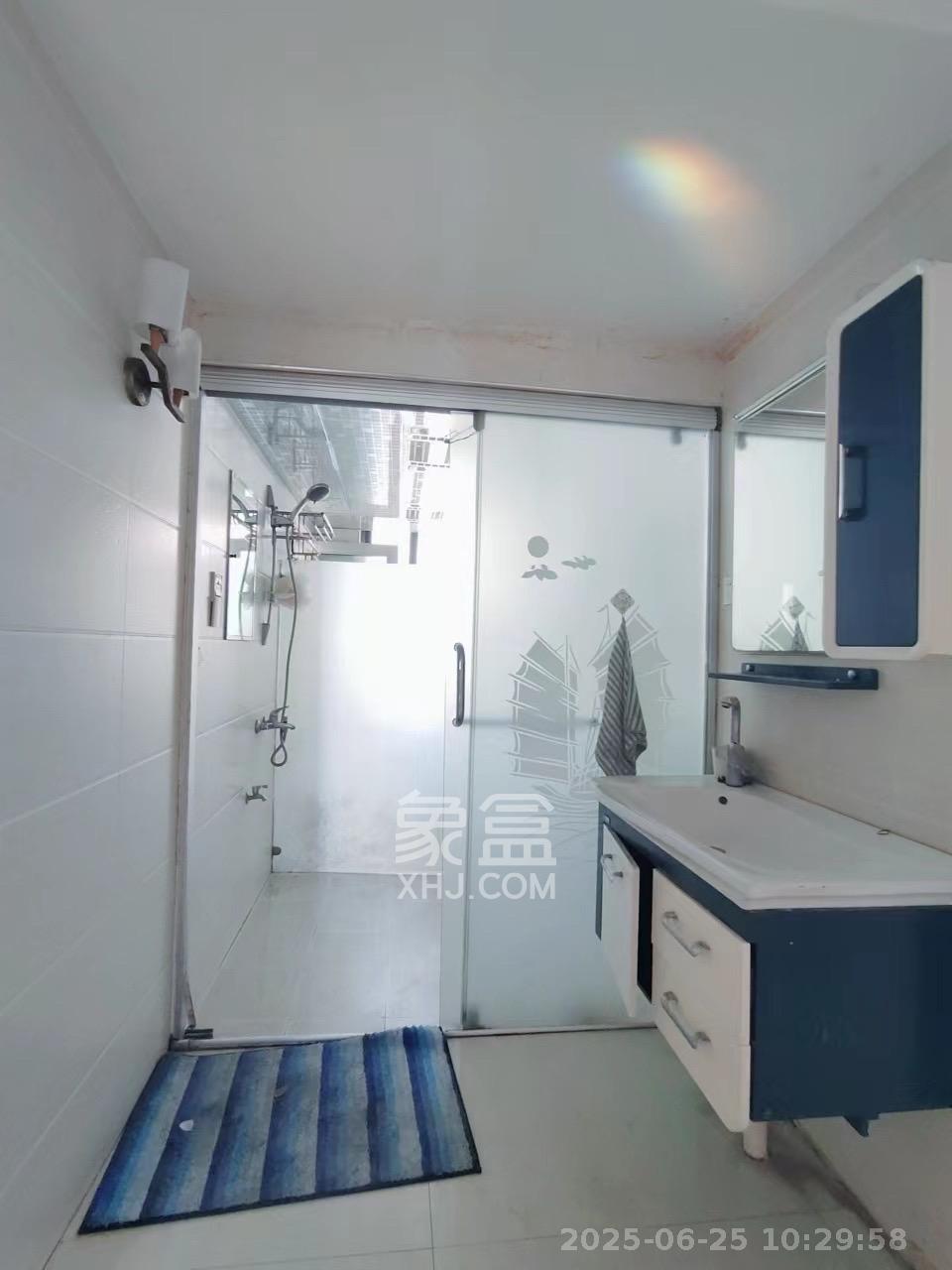 蝴蝶谷  3室2厅2卫   1800.00元/月室内图