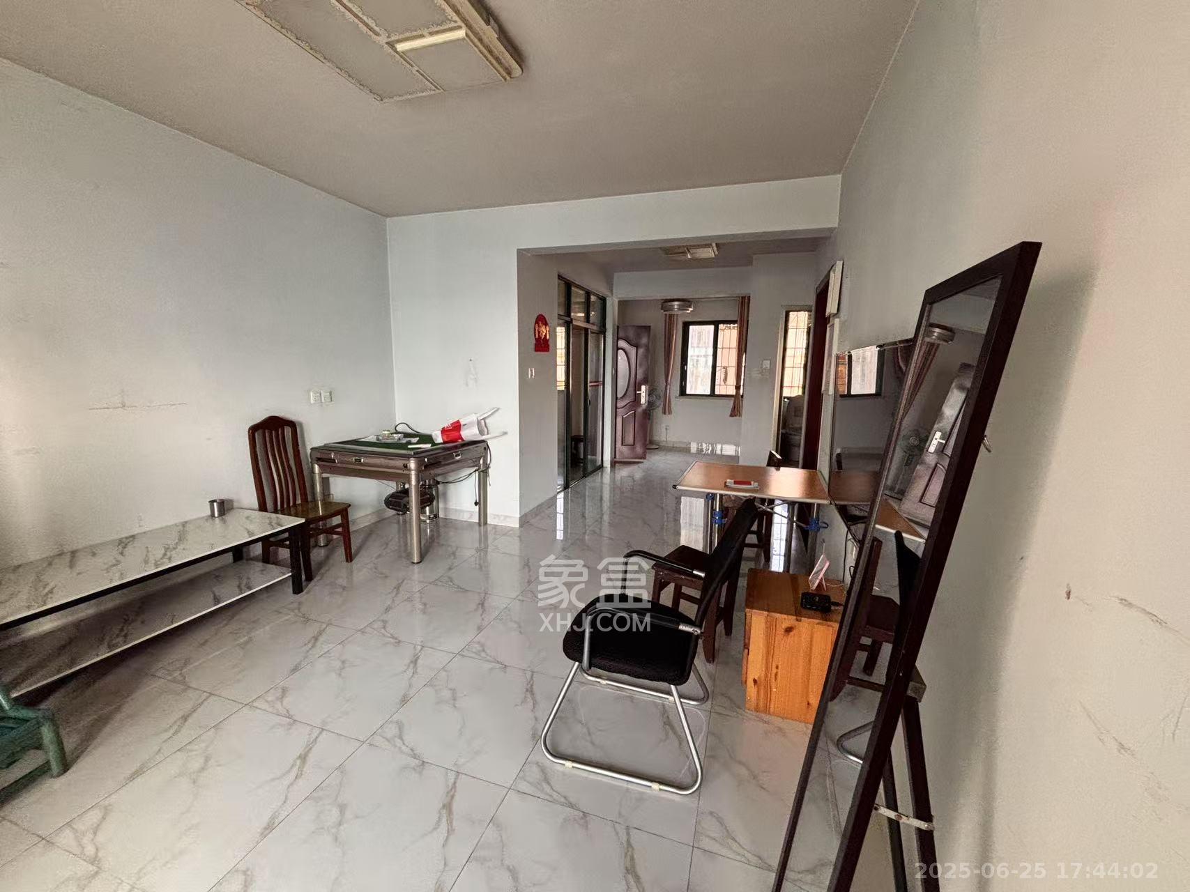 颐兴家园 3室2厅2卫 2400.0元/月 颐兴家园 3室2厅2卫 2400.0元/月室内图