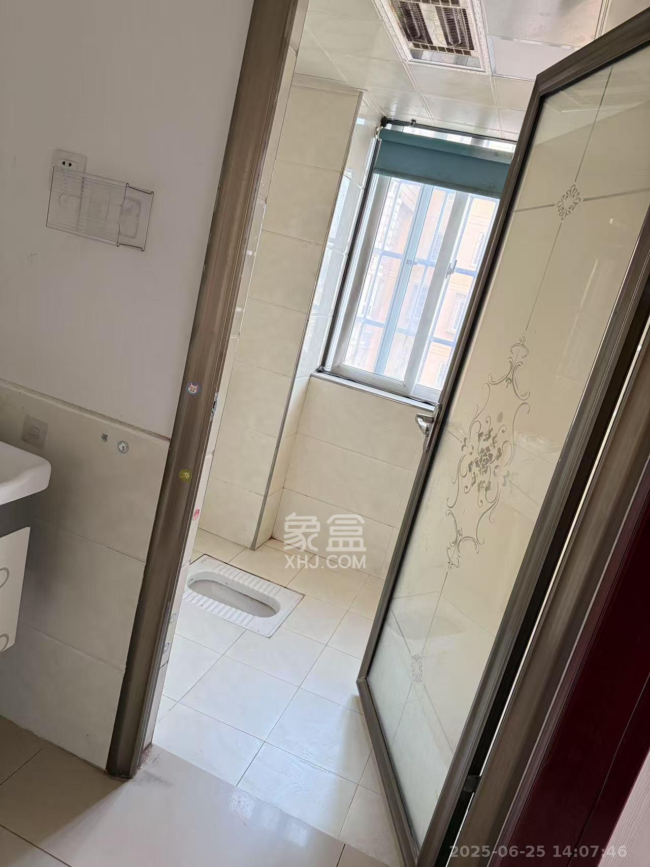 和沁园  3室2厅1卫   2100.00元/月