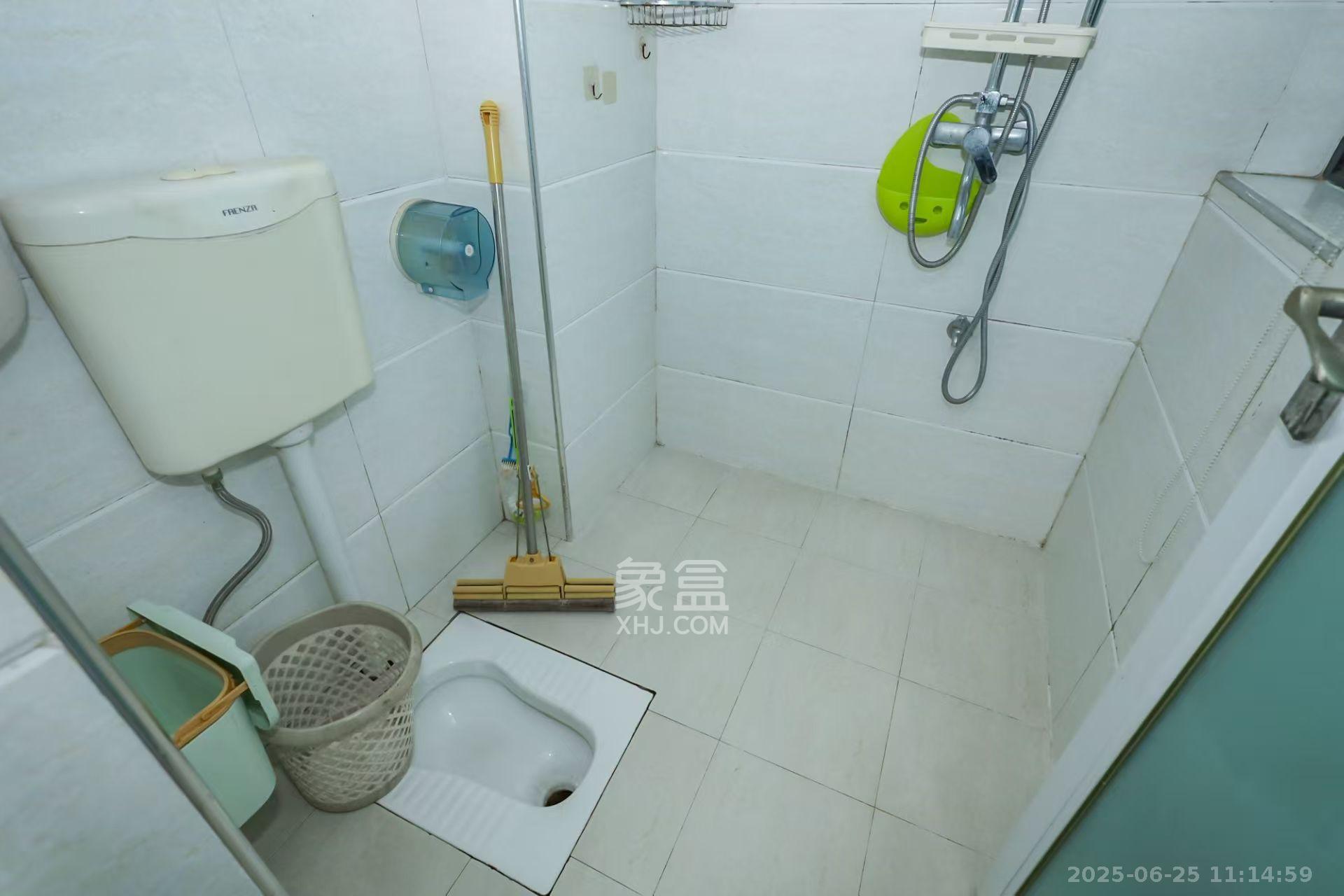 莱茵城  2室2厅1卫   2000.00元/月室内图