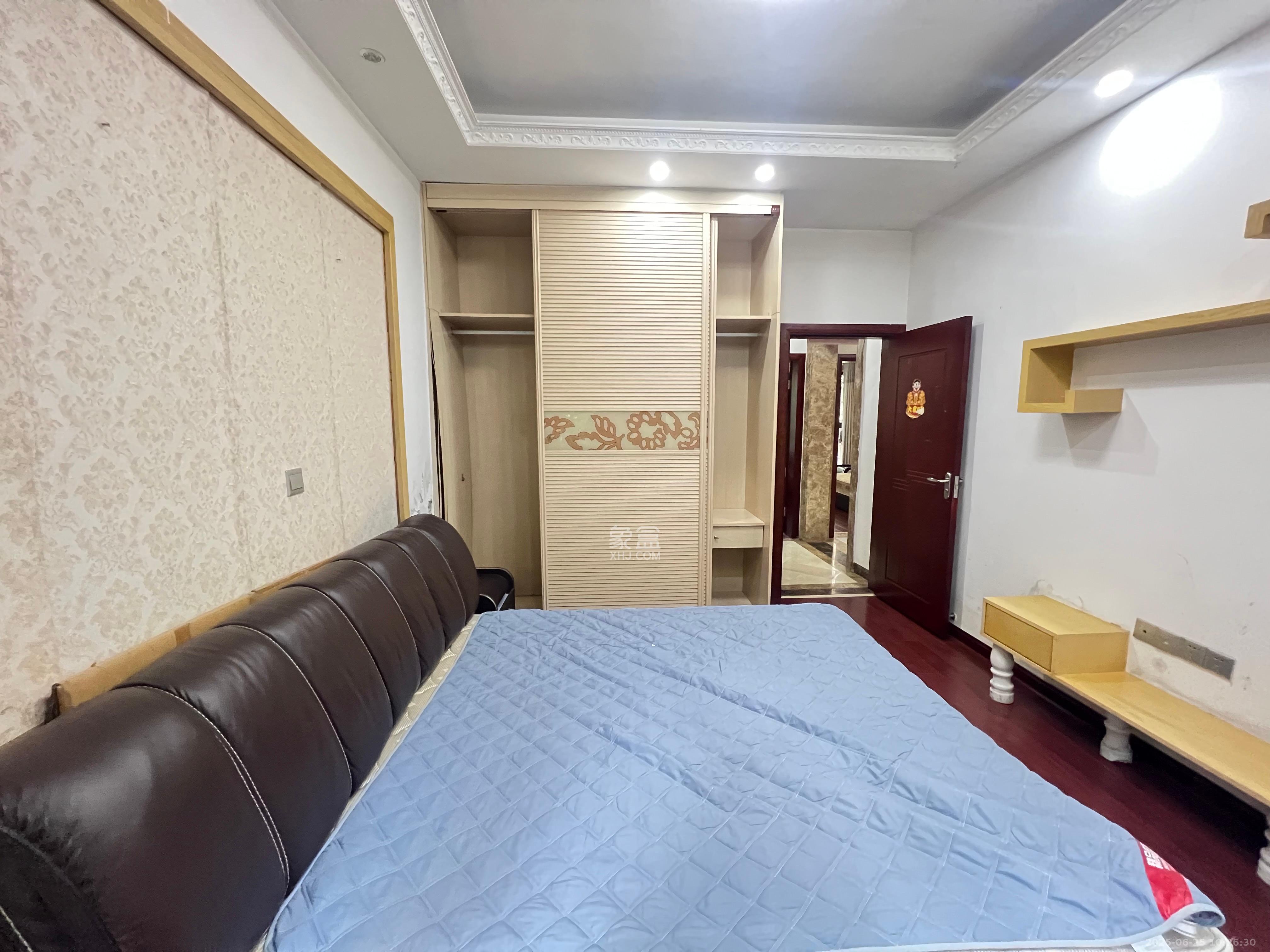 保利麓谷林语E区  3室2厅1卫   2500.00元/月室内图