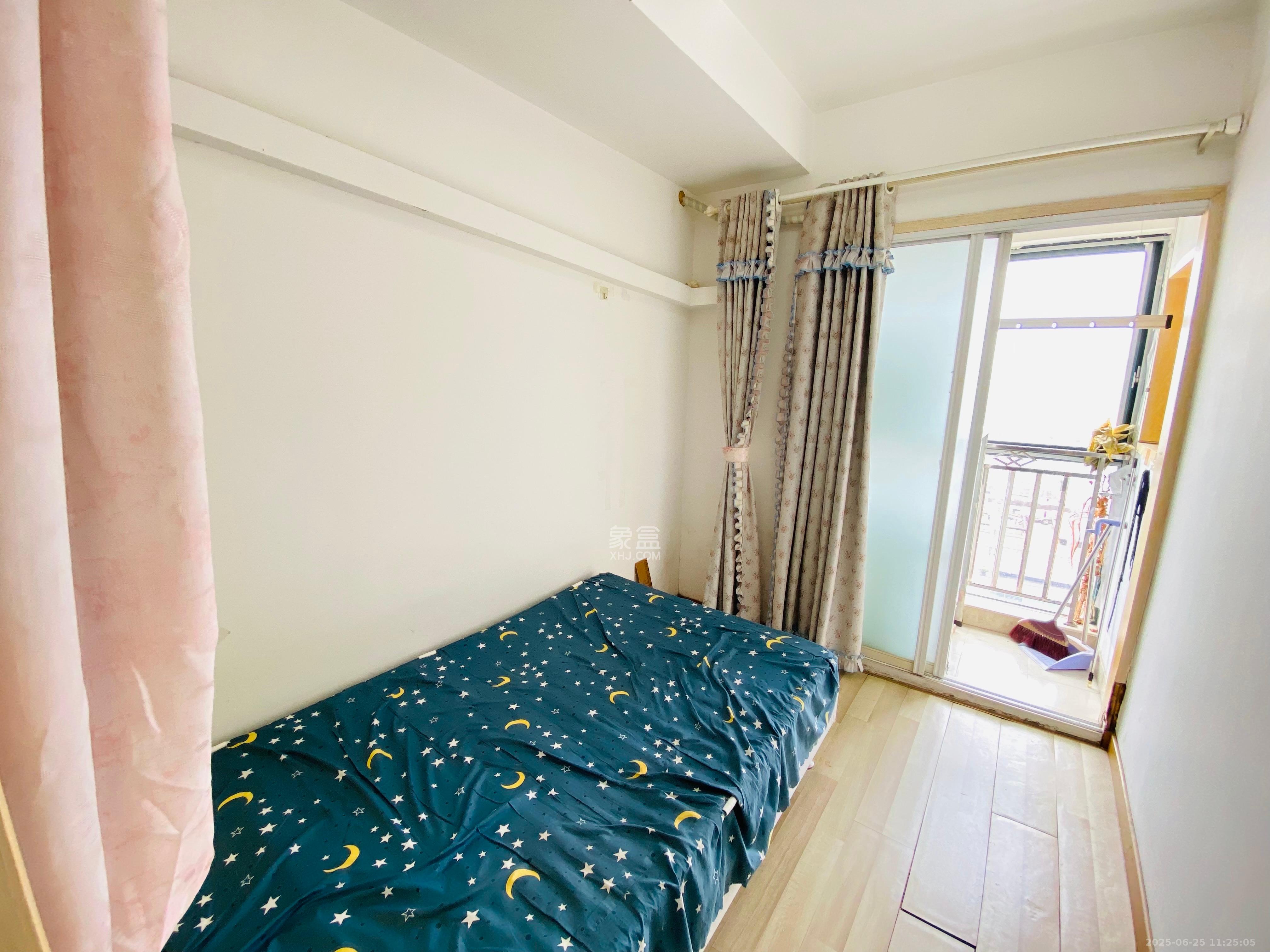 新青年公寓  2室1厅1卫    2400.0元/月 新青年公寓  2室1厅1卫    2400.0元/月室内图