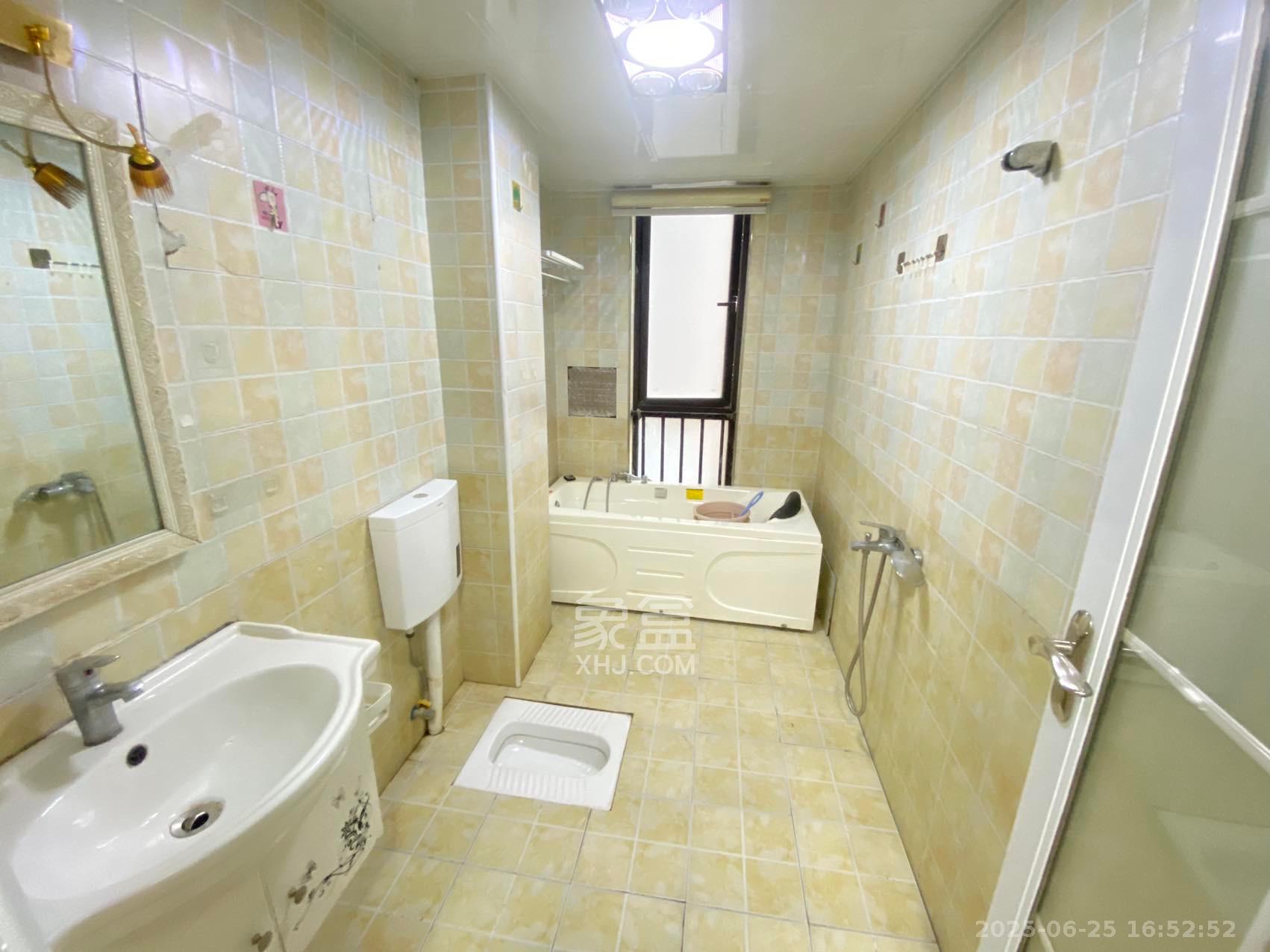 达美D6区  3室2厅1卫   3200.00元/月室内图