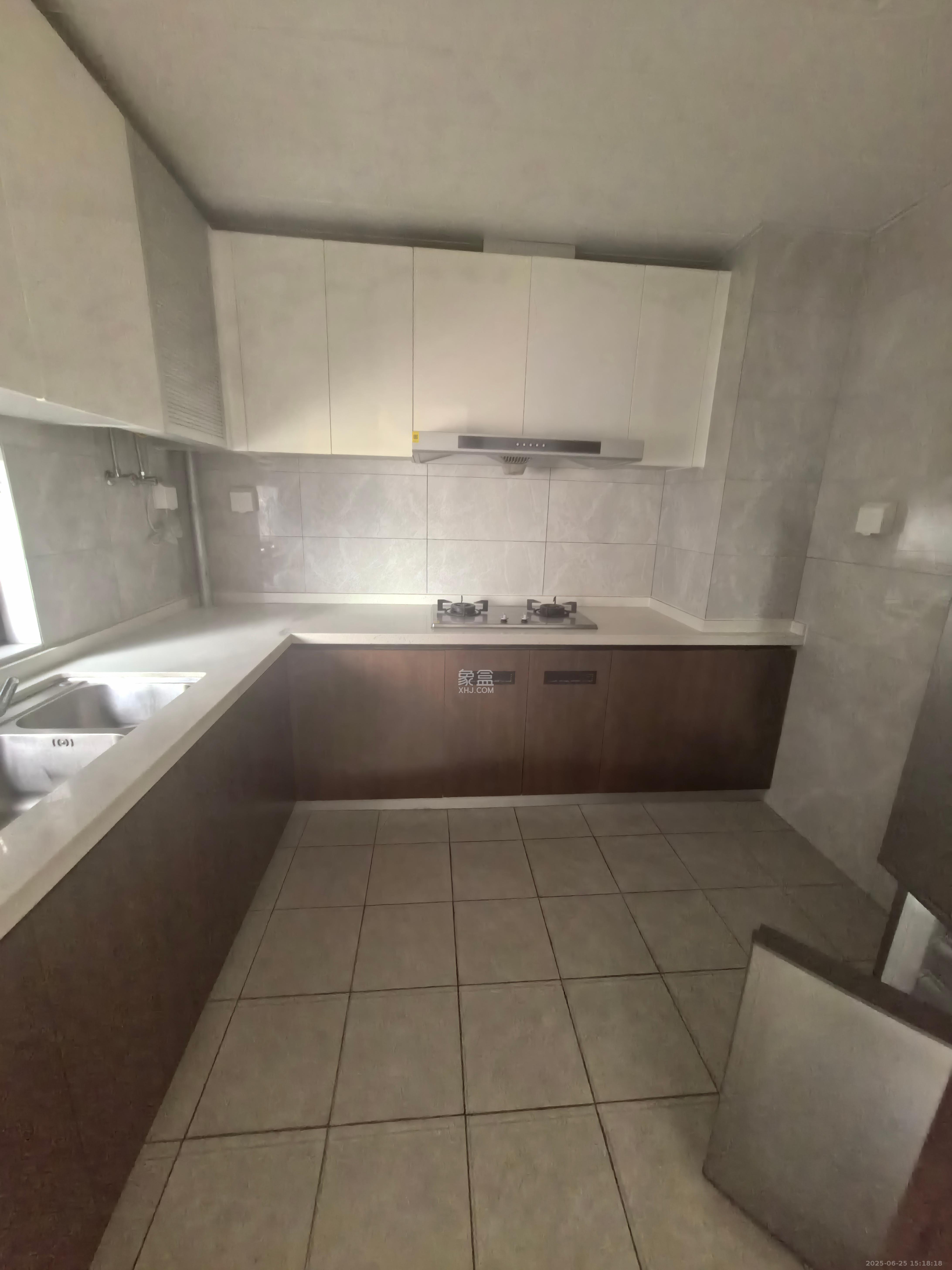 汇金城/嘉华城(二期、三期) 4室2厅2卫 3500.0元/月 汇金城/嘉华城(二期、三期) 4室2厅2卫 3500.0元/月室内图