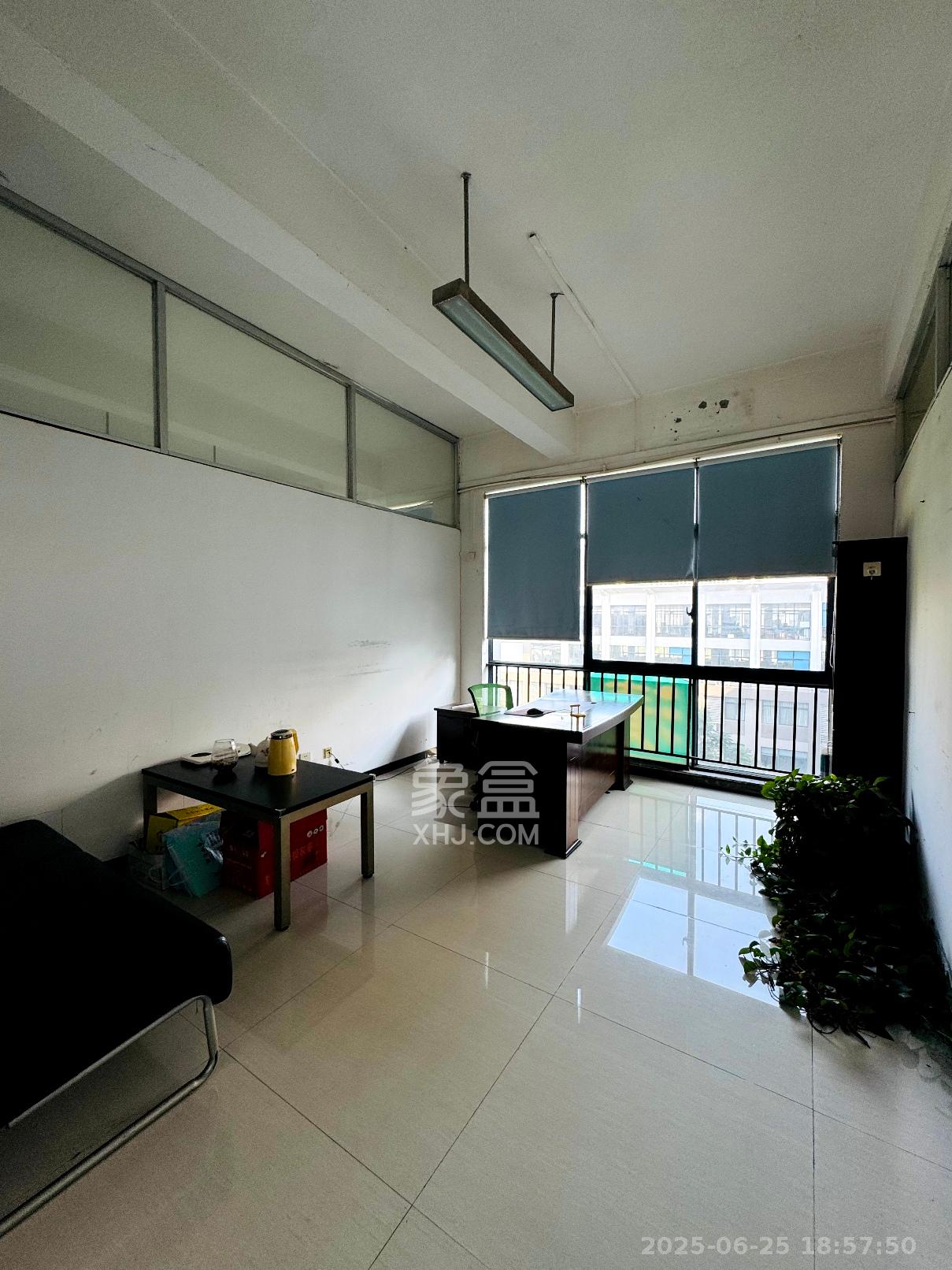 国际企业中心   814.75㎡      20400.0元/月室内图