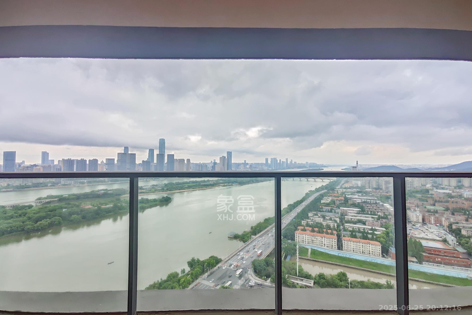 江山印  4室2厅2卫    620.0万其他