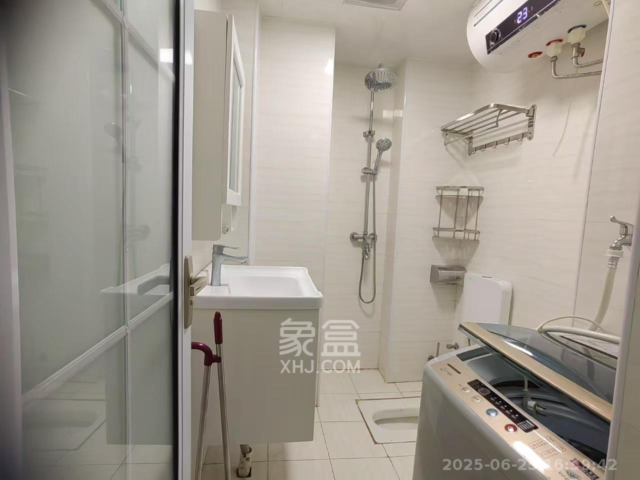 洋湖时代  1室1厅1卫   1300.00元/月室内图