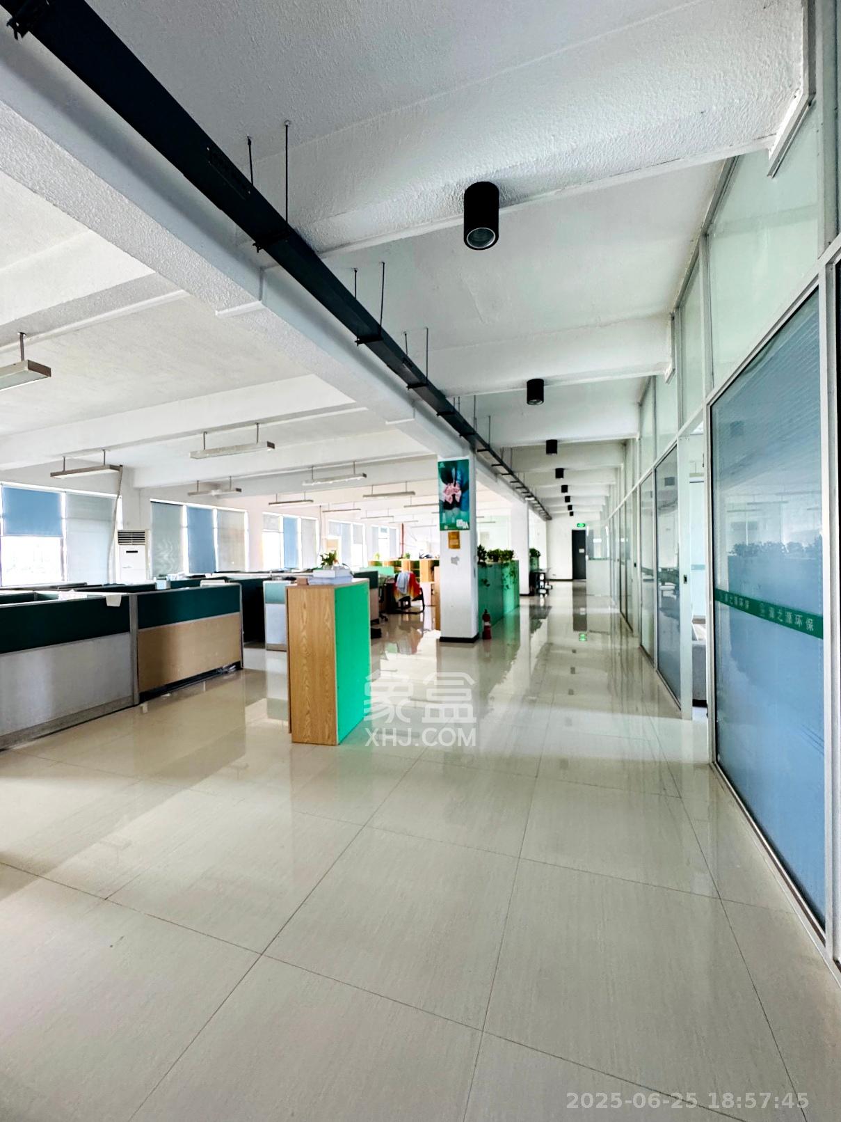 国际企业中心   814.75㎡      20400.0元/月室内图