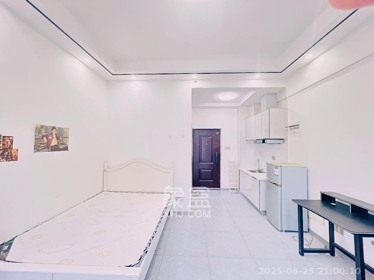 裕天国际商汇中心  1室0厅1卫    1600.0元/月室内图