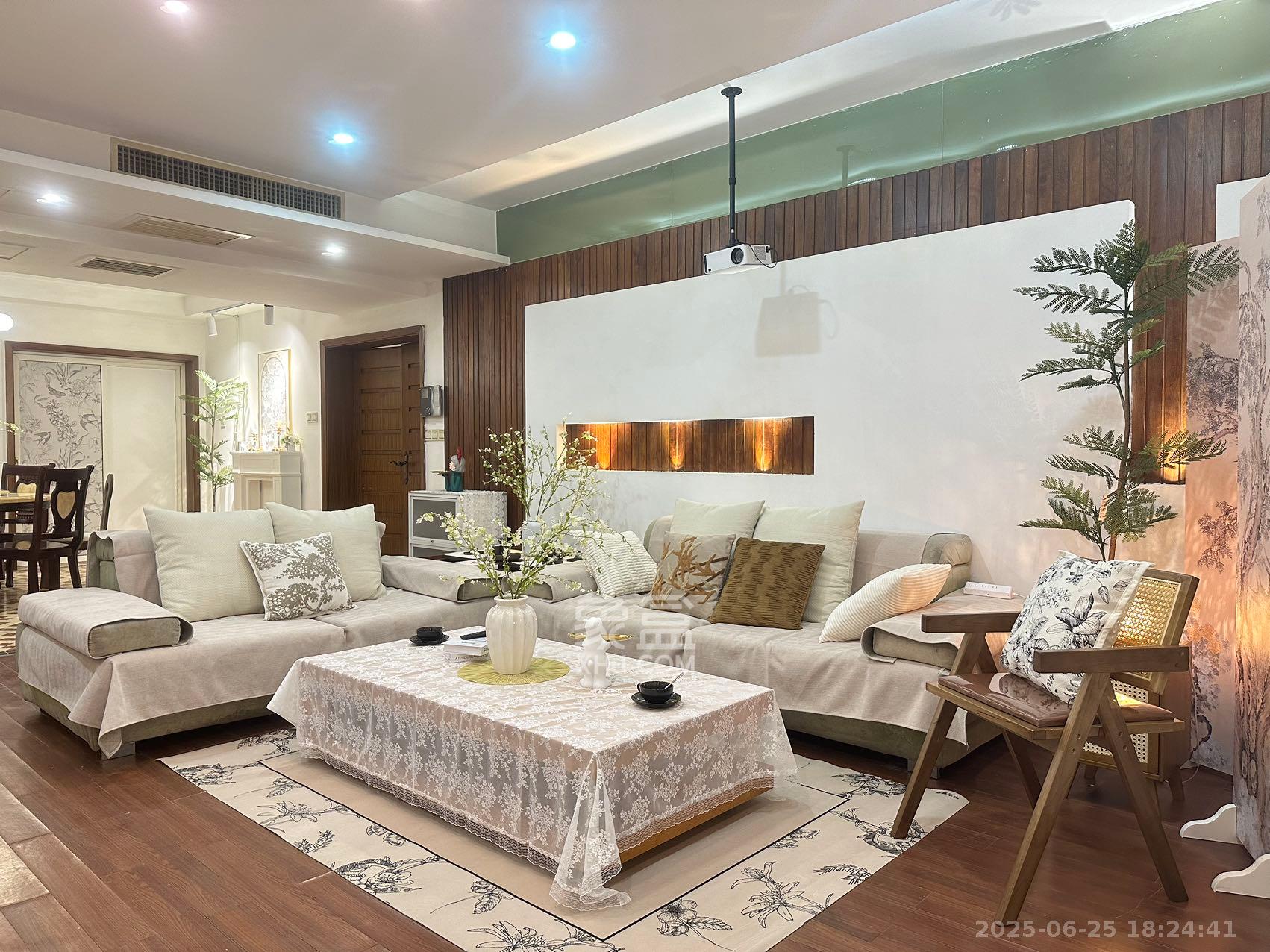 新世纪花苑  3室2厅2卫    7888.0元/月 新世纪花苑  3室2厅2卫    7888.0元/月室内图