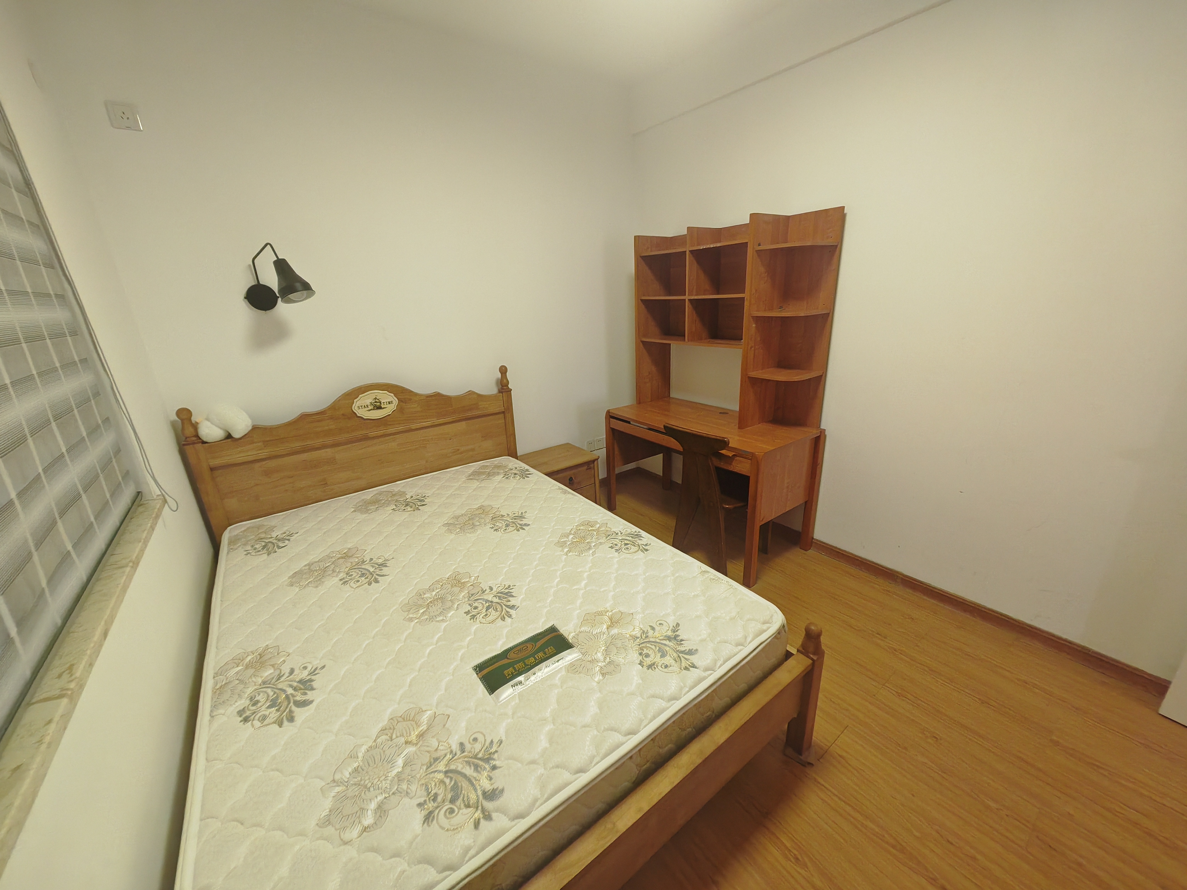 佳宝花园 2室2厅1卫 2300.0元/月 佳宝花园 2室2厅1卫 2300.0元/月室内图