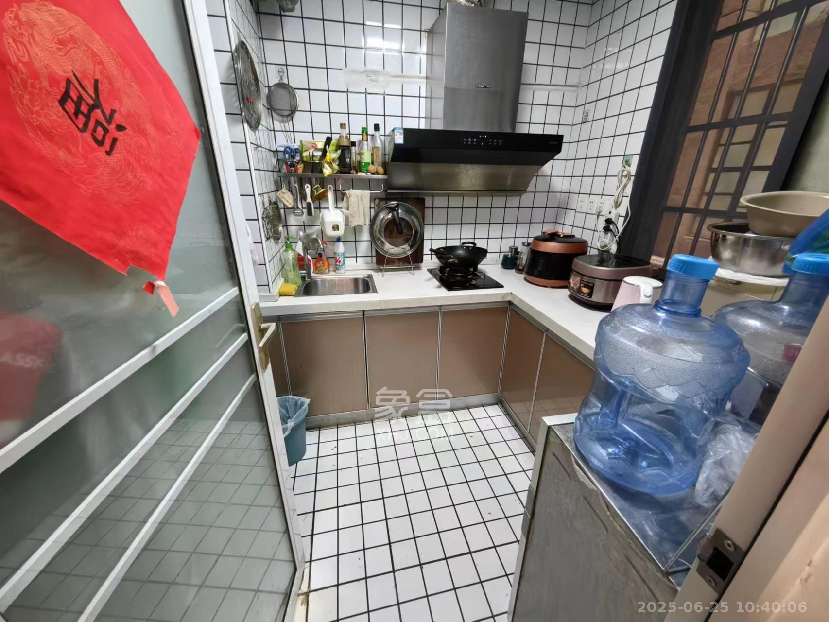 省政府五所  2室2厅1卫    2900.0元/月室内图