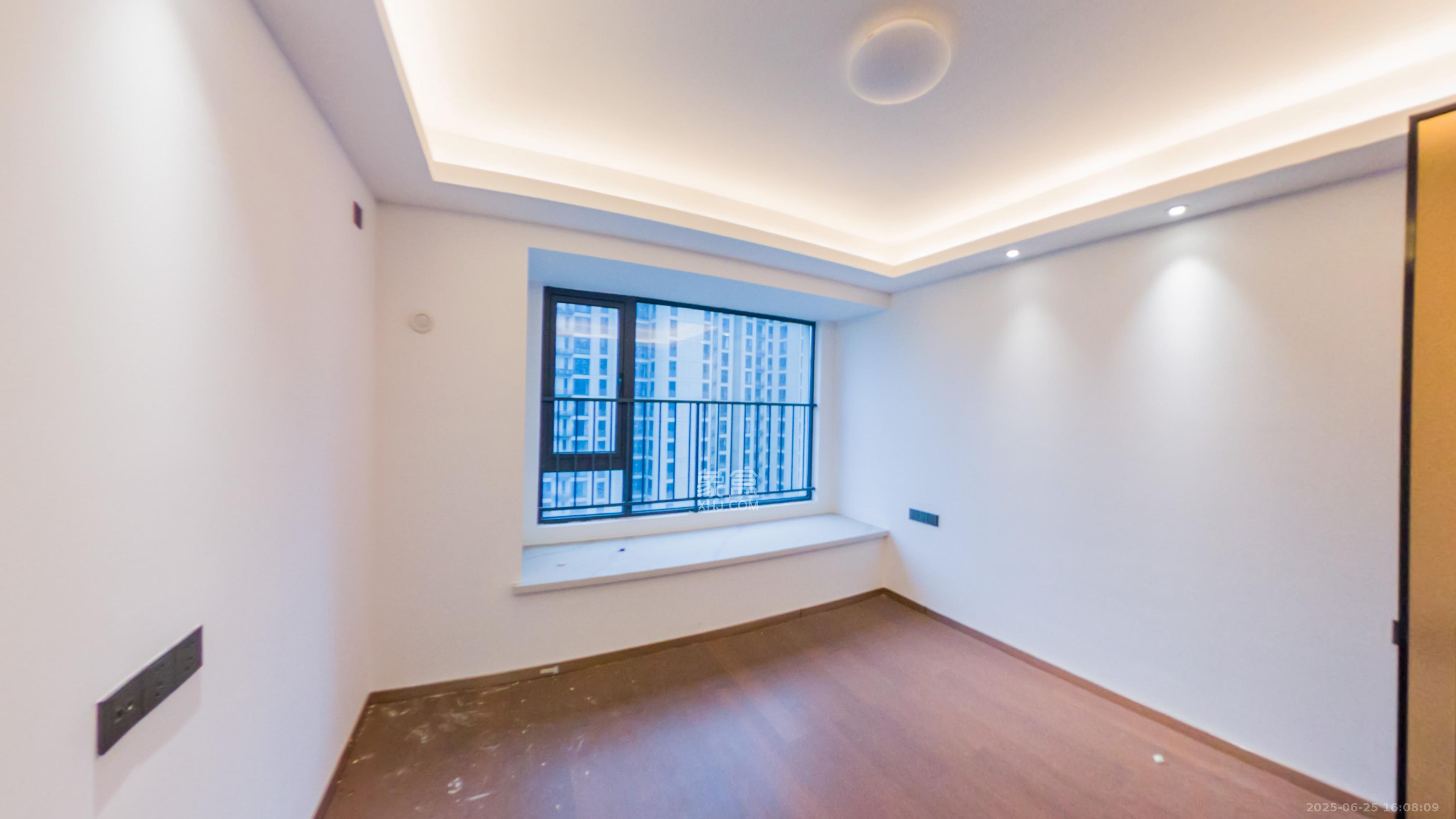 旭辉雨花郡 4室2厅2卫 198.0万 旭辉雨花郡 4室2厅2卫 198.0万卧室