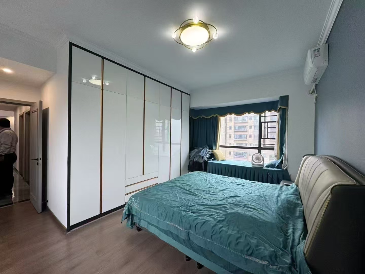 香江豪苑  4室2厅2卫    89.8万 香江豪苑  4室2厅2卫    89.8万室内图