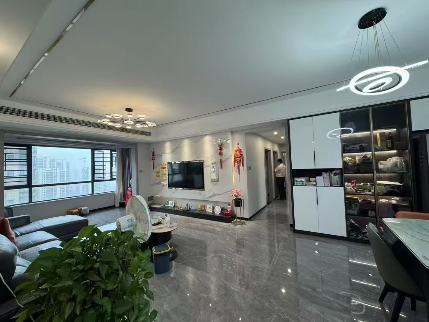 香江豪苑  4室2厅2卫    89.8万 香江豪苑  4室2厅2卫    89.8万室内图