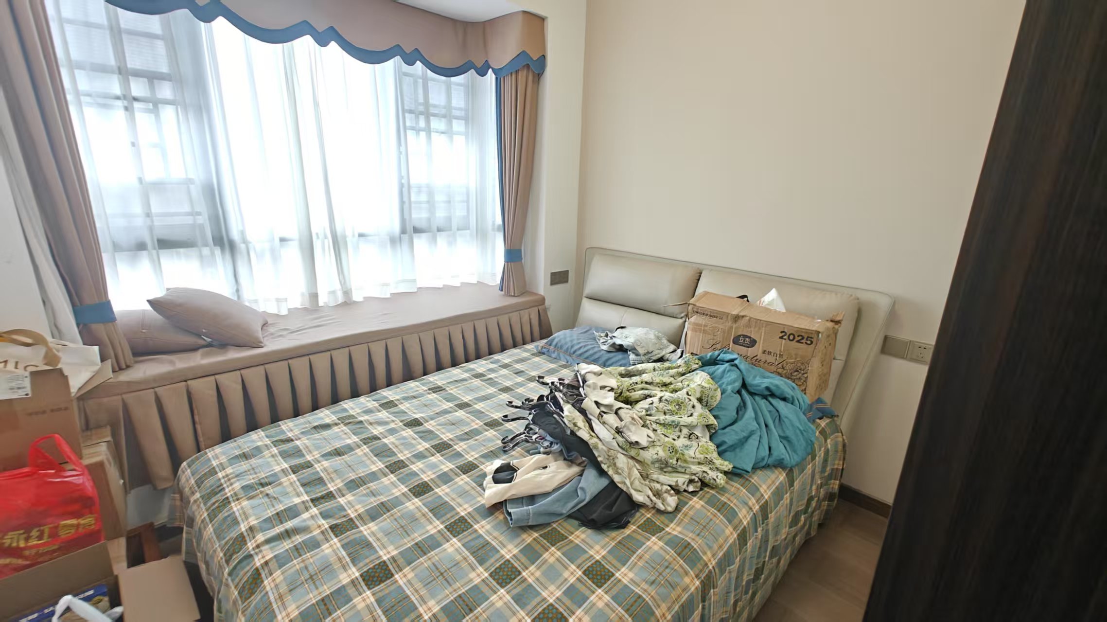 香江豪苑  4室2厅2卫    89.8万 香江豪苑  4室2厅2卫    89.8万室内图