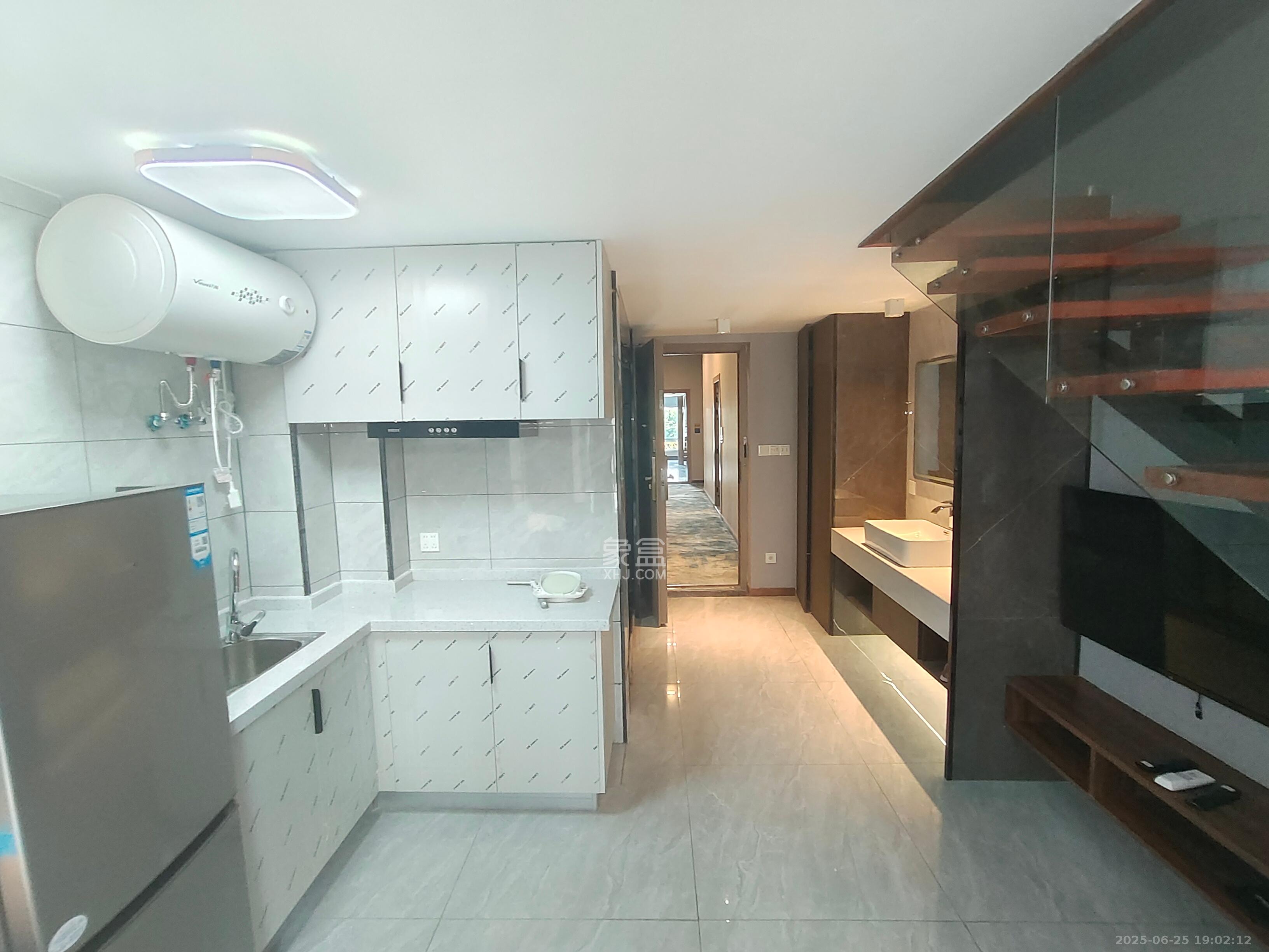 金地铂悦 1室0厅0卫 1800.0元/月 金地铂悦 1室0厅0卫 1800.0元/月室内图